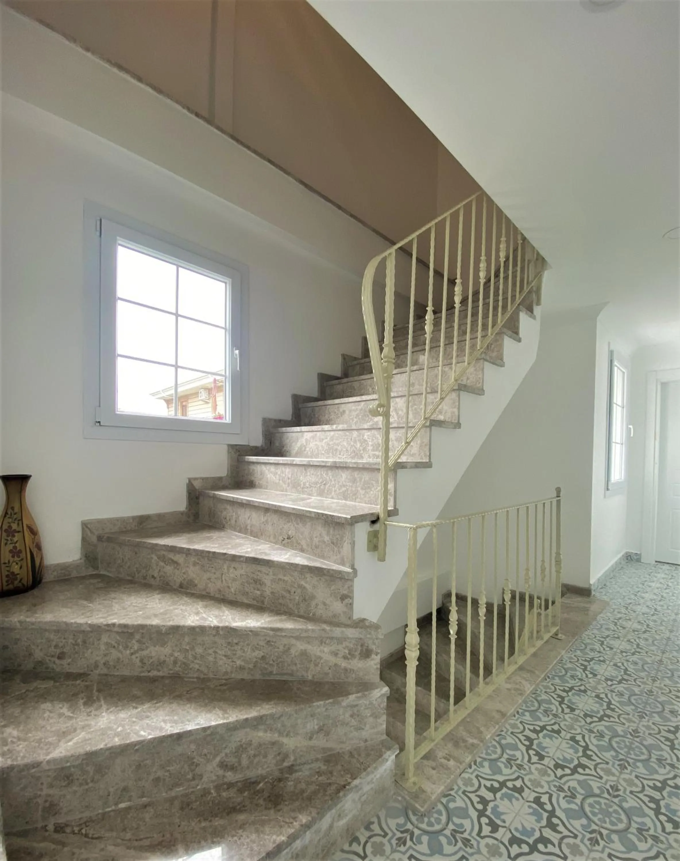 Property building in Cunda Kordon Otel