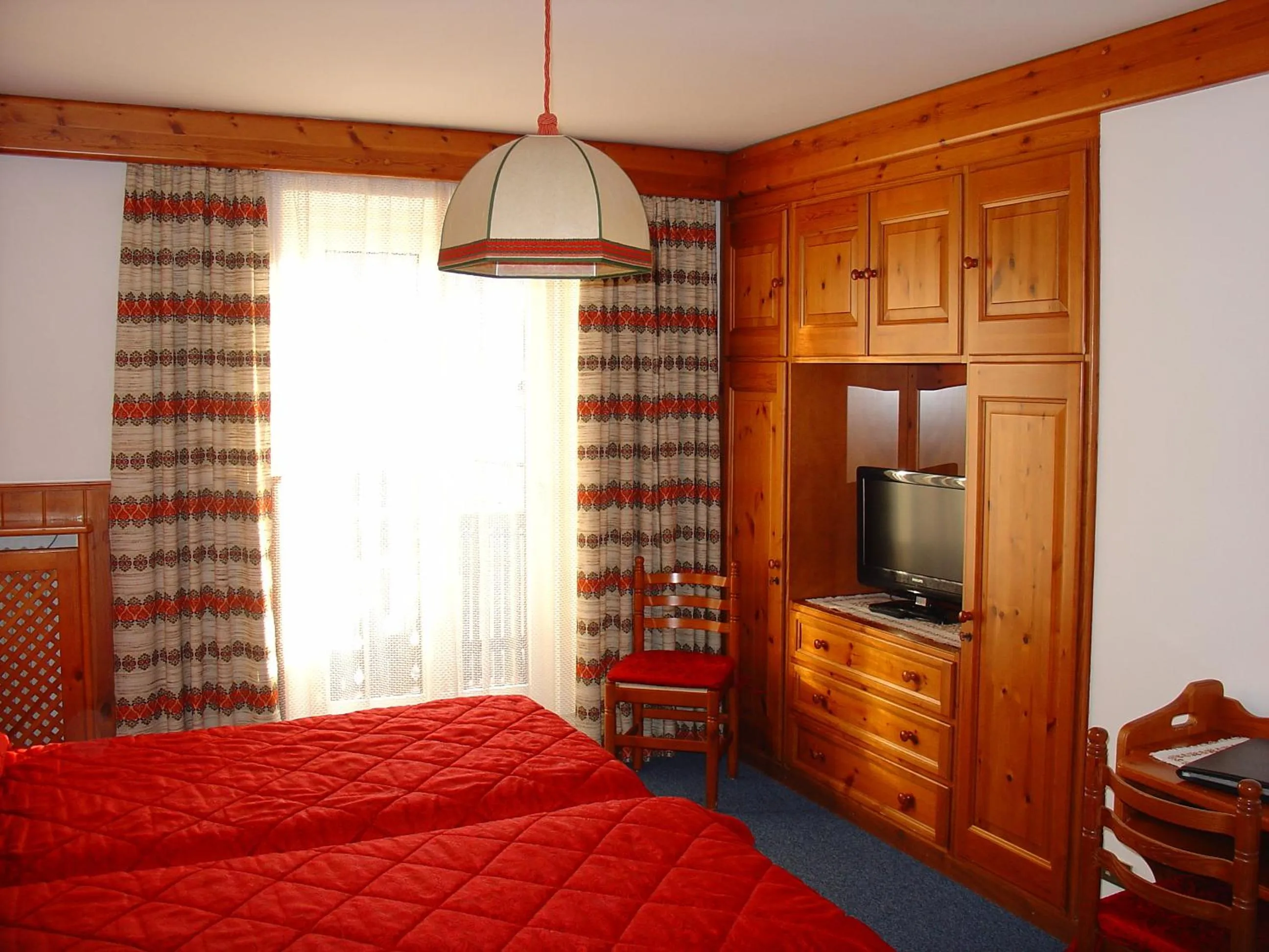 Bedroom, Bed in Hotel Columbia & Spa