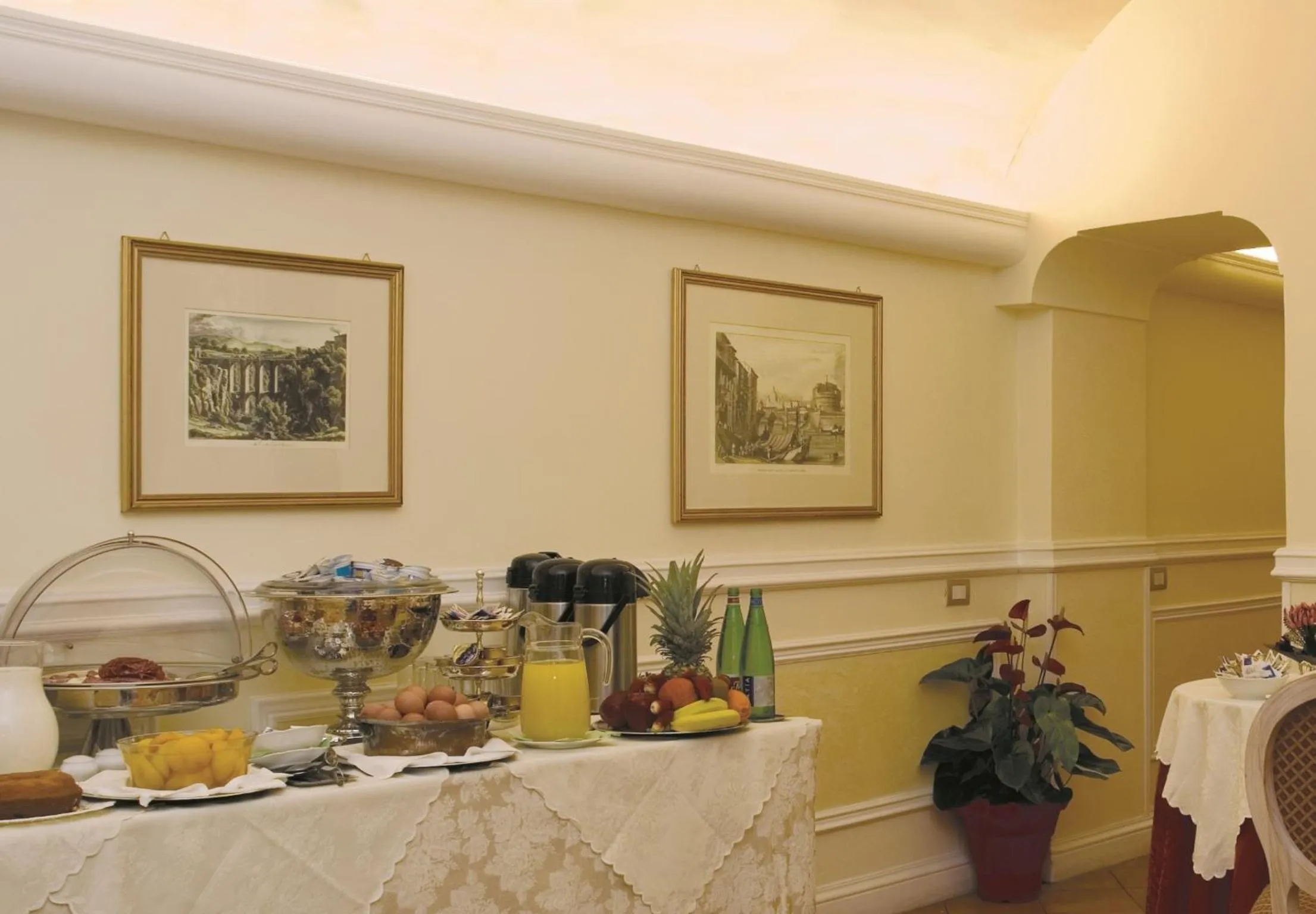 Restaurant/places to eat in Relais Hotel Antico Palazzo Rospigliosi