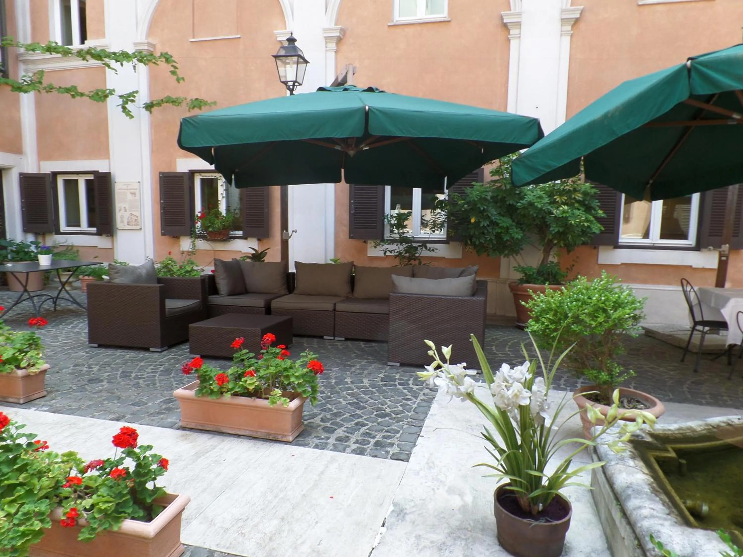 Patio in Relais Hotel Antico Palazzo Rospigliosi
