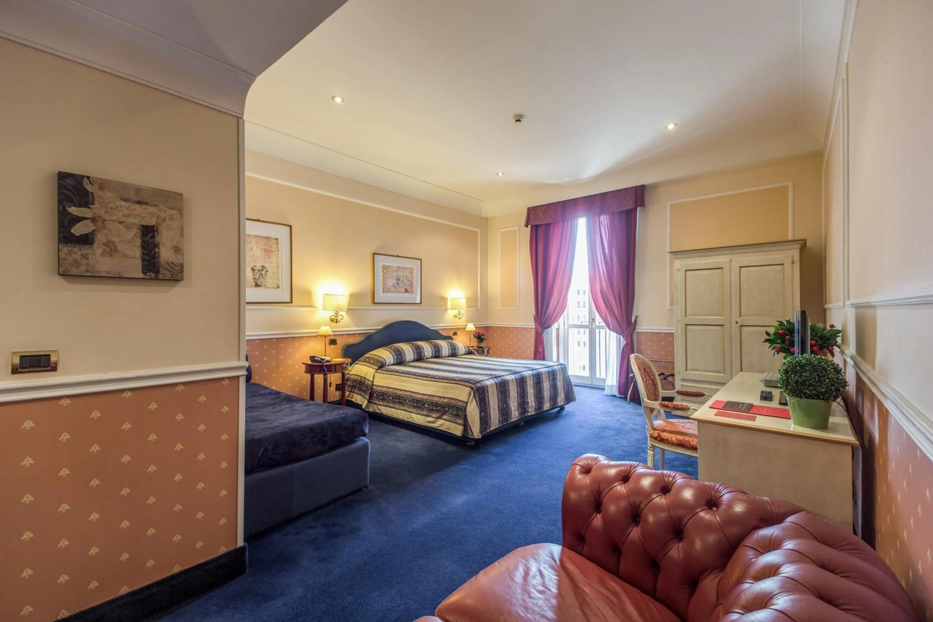 Photo of the whole room, Bed in Relais Hotel Antico Palazzo Rospigliosi