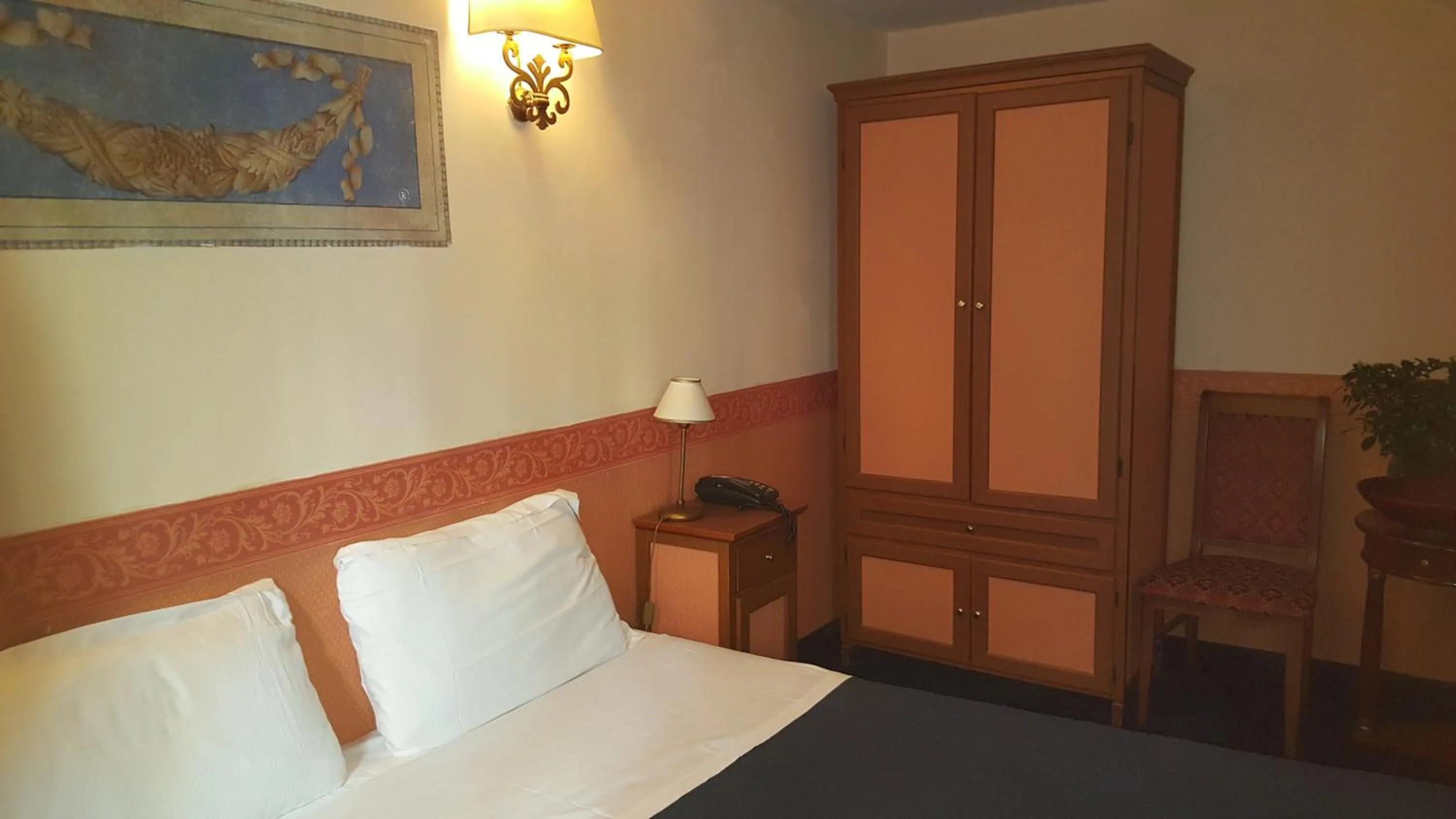 Photo of the whole room, Bed in Relais Hotel Antico Palazzo Rospigliosi
