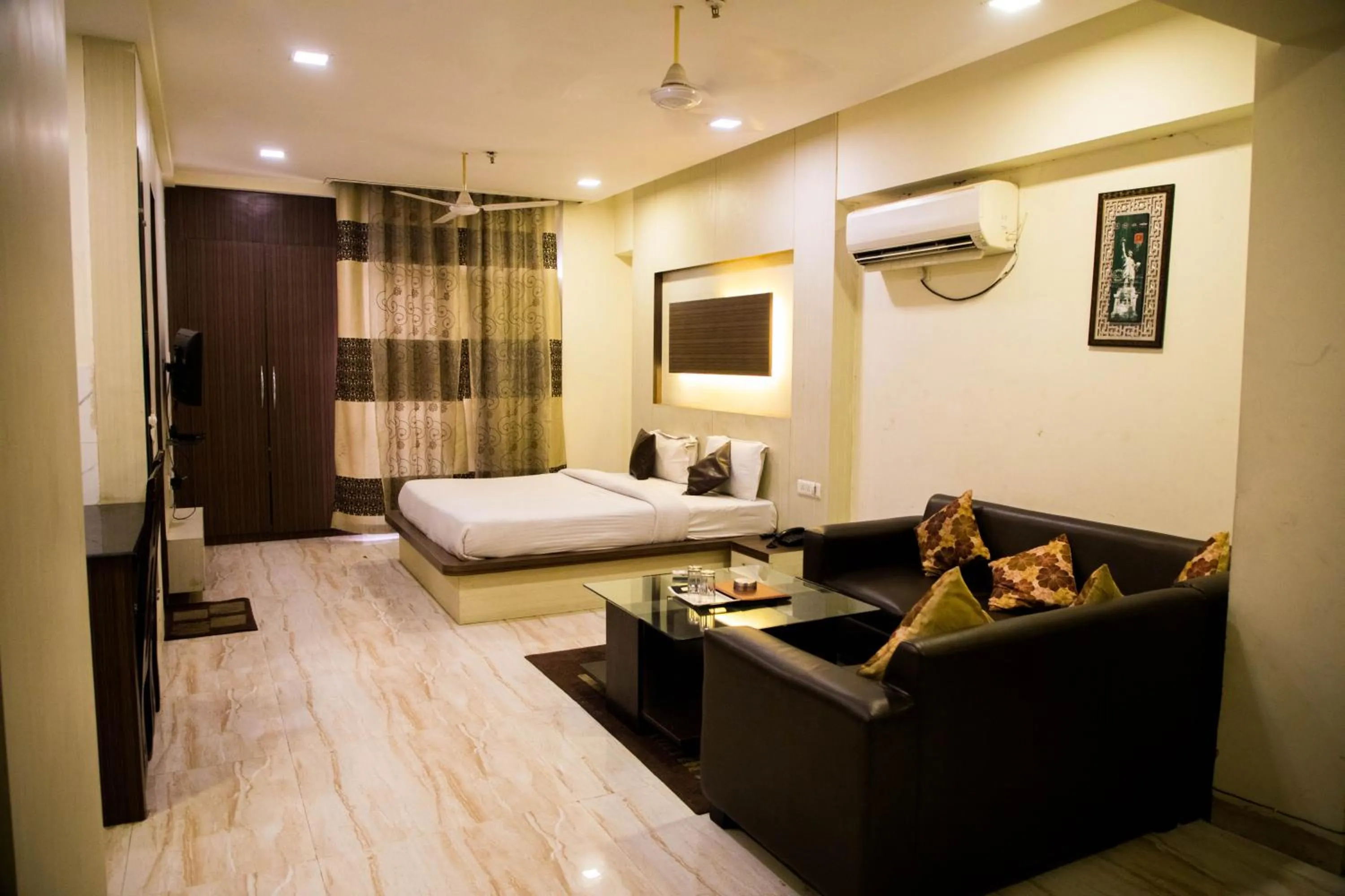 Bed in Hotel Haveli Palace