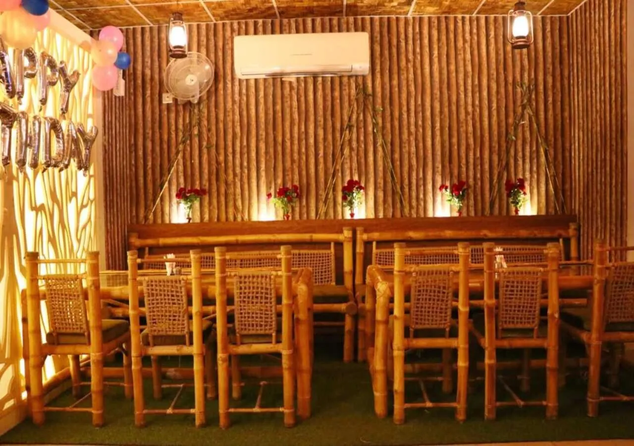 Restaurant/places to eat in Hotel Haveli Palace