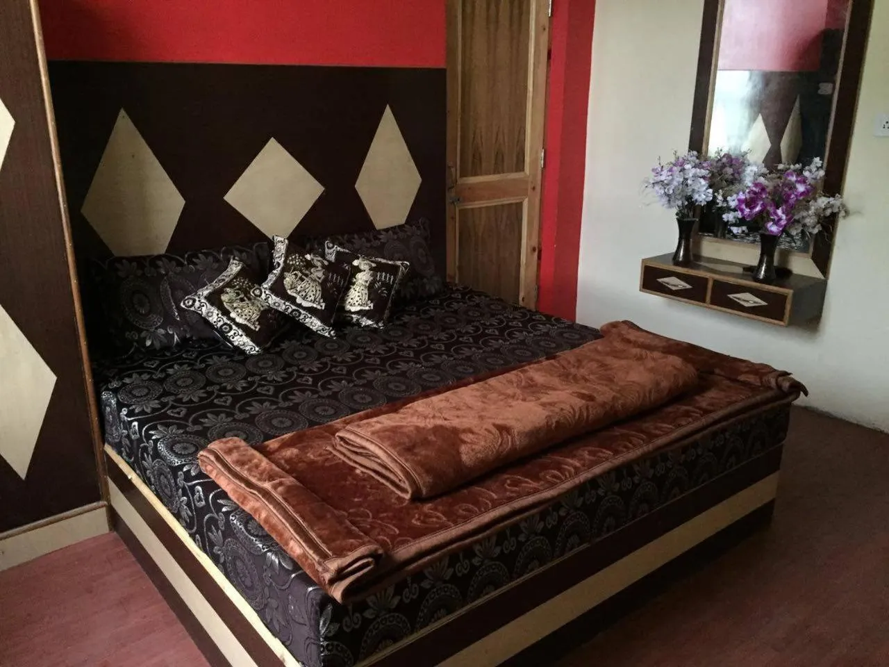 Bed in indian backpackers hostel