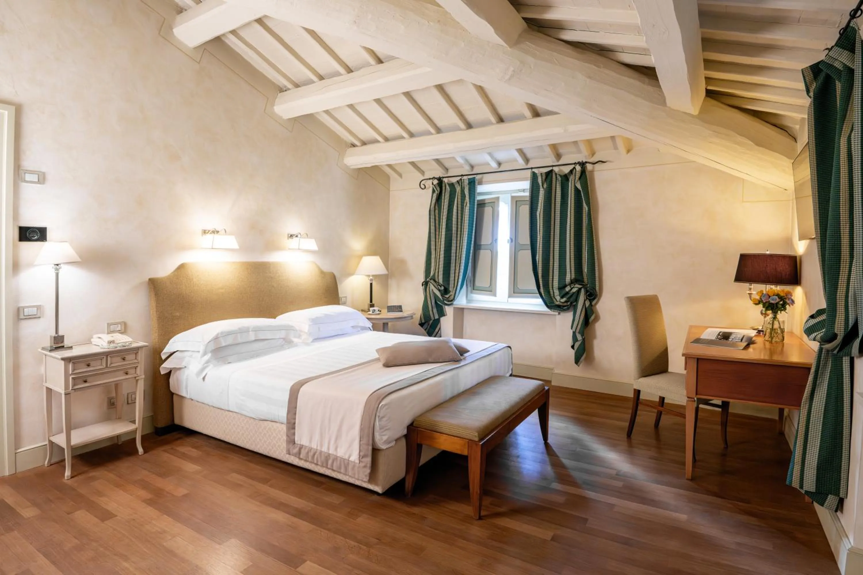 Bedroom, Bed in Posta Donini 1579 - UNA Esperienze