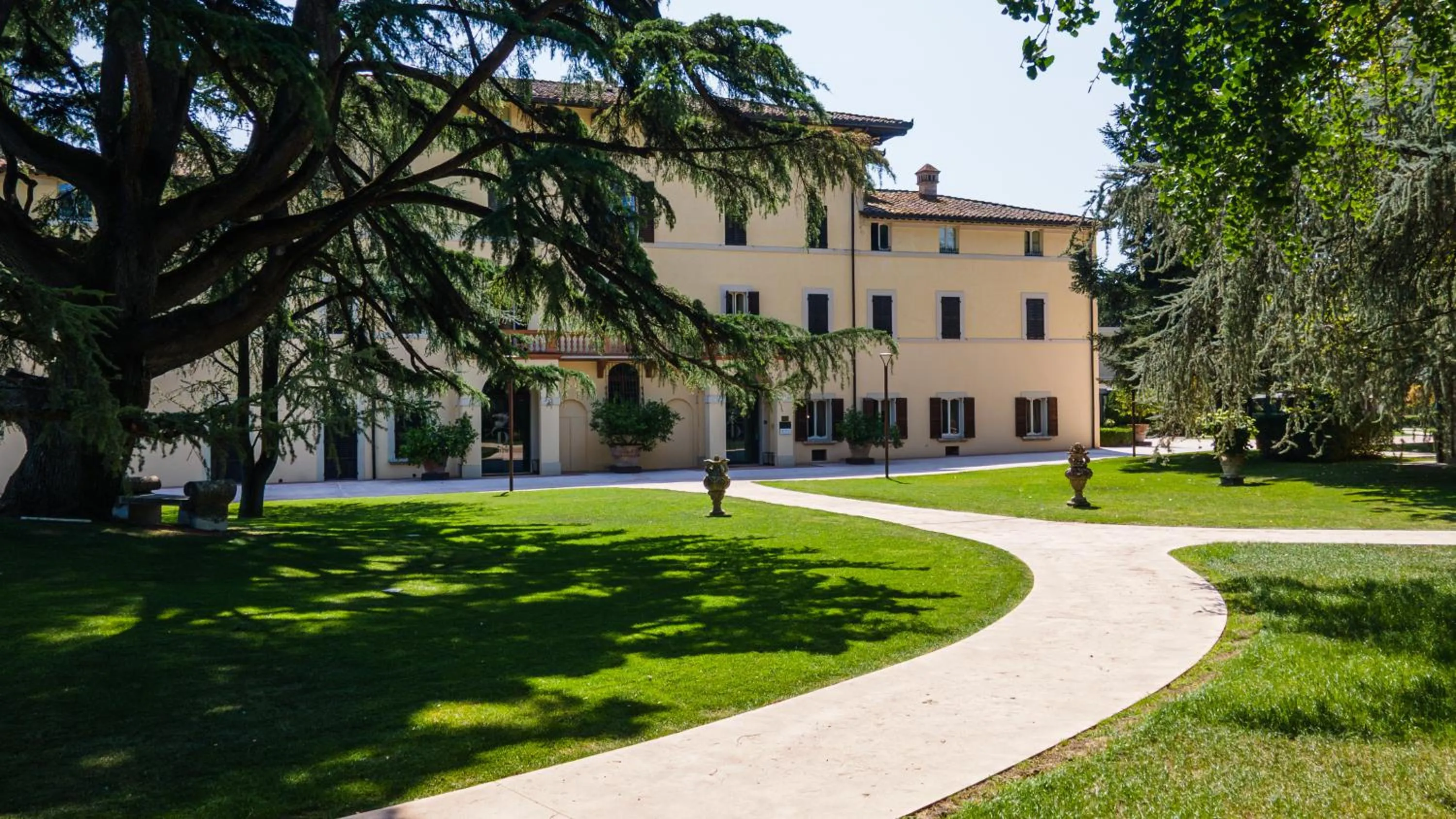 Property building in Posta Donini 1579 - UNA Esperienze