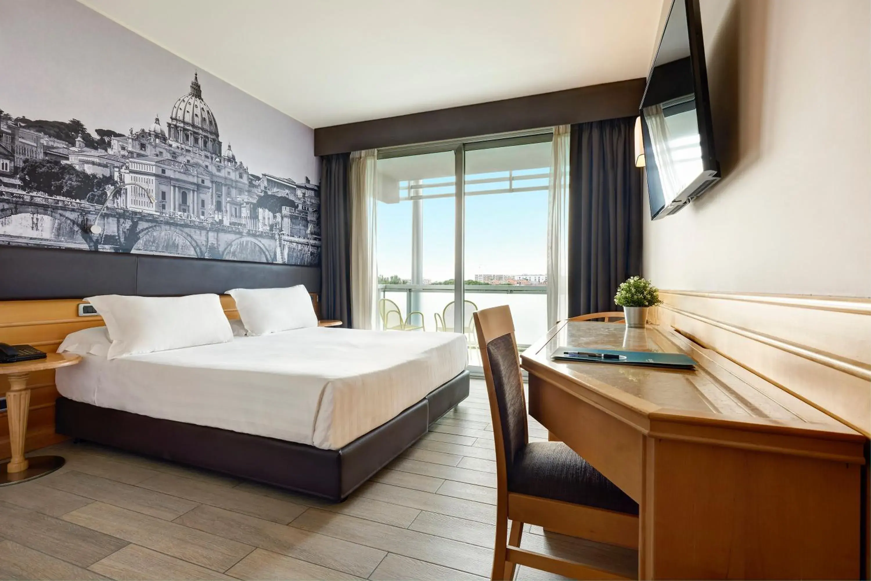 Triple Room with Balcony in Occidental Aran Park Triple Room with Balcony in Occidental Aran Park