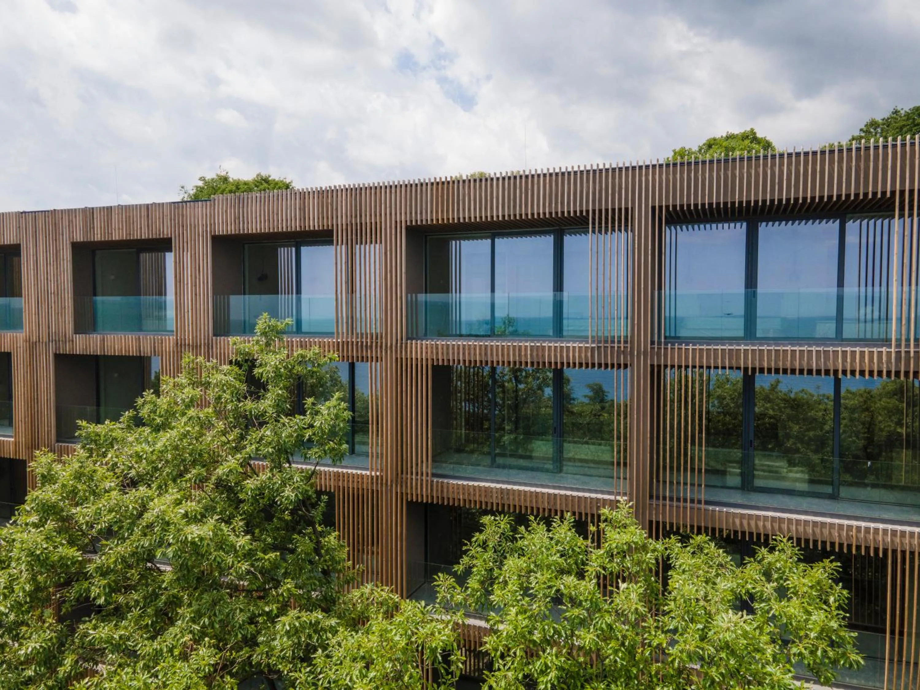 Property building in Umani Hotel - Free Beach - Free Parking