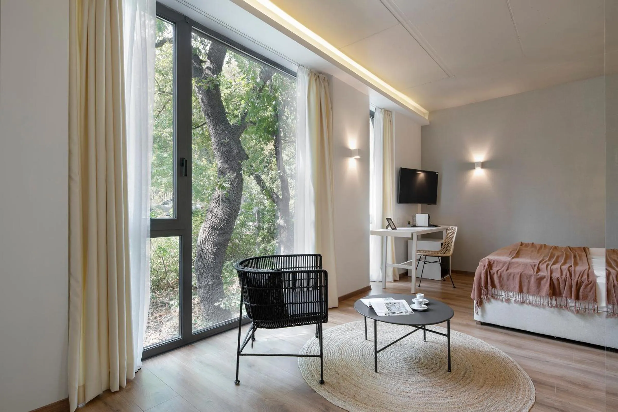 Bedroom in Umani Hotel - Free Beach - Free Parking