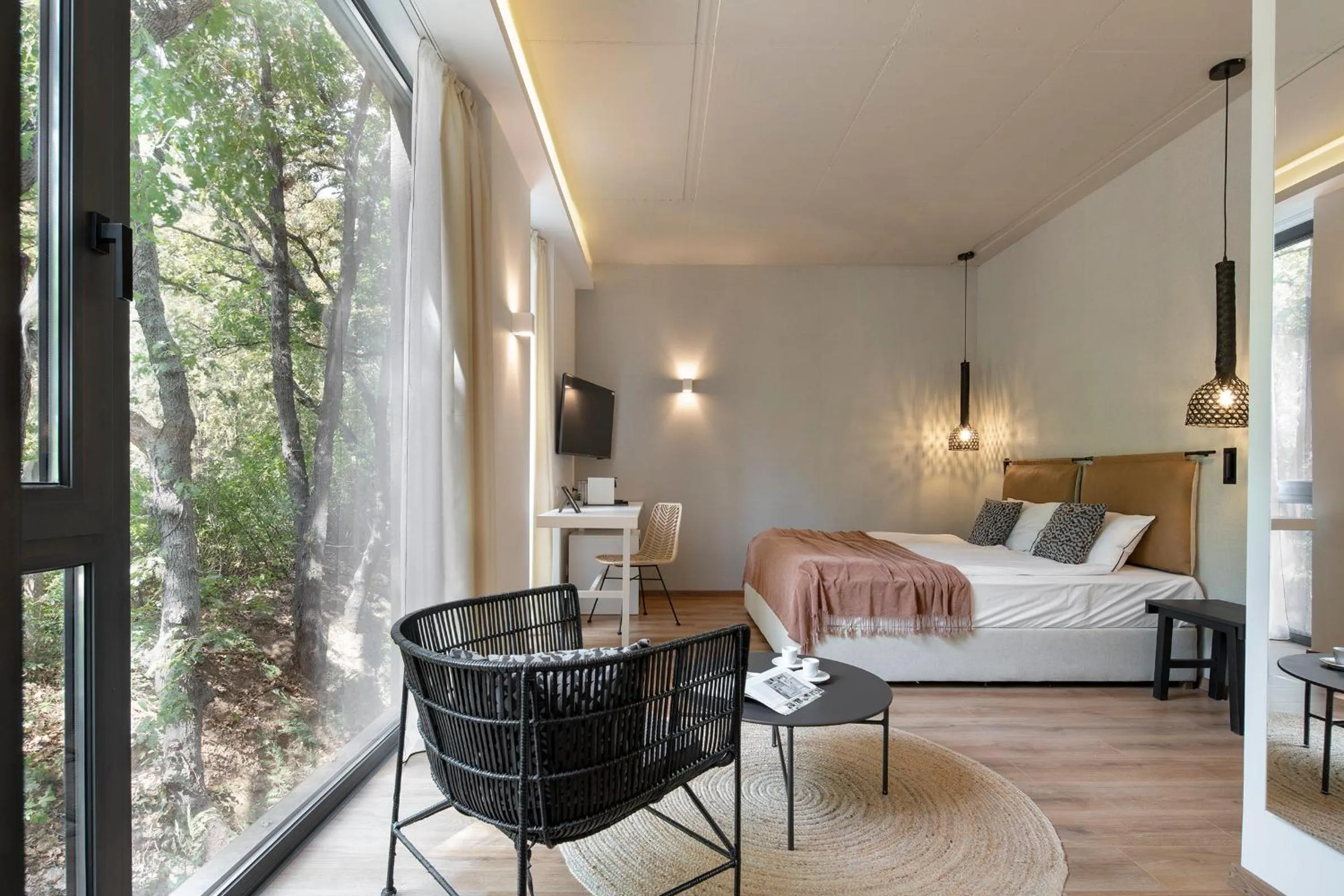 Bedroom in Umani Hotel - Free Beach - Free Parking