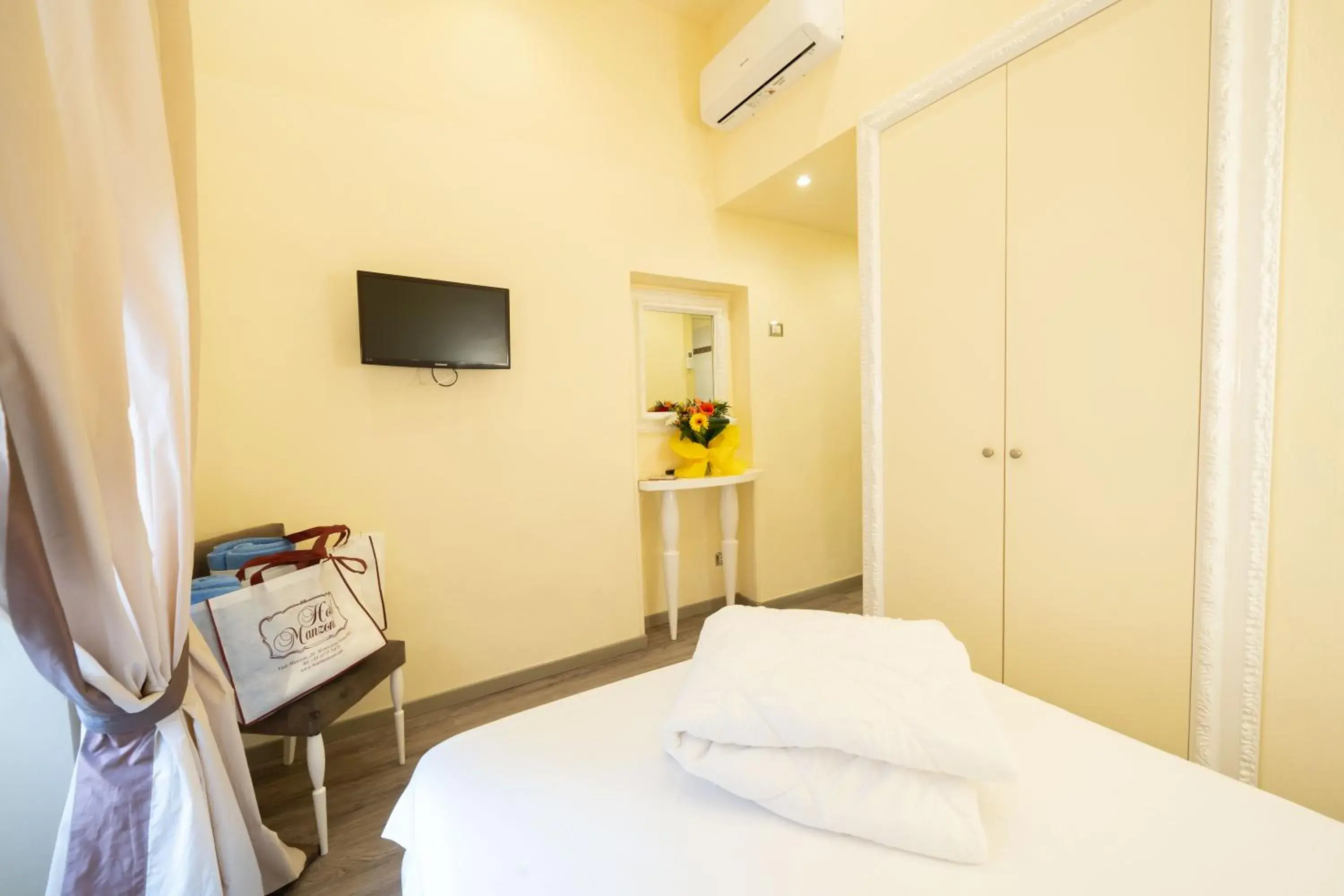 Classic Single Room in Hotel Manzoni Wellness&Spa Classic Single Room in Hotel Manzoni Wellness&Spa