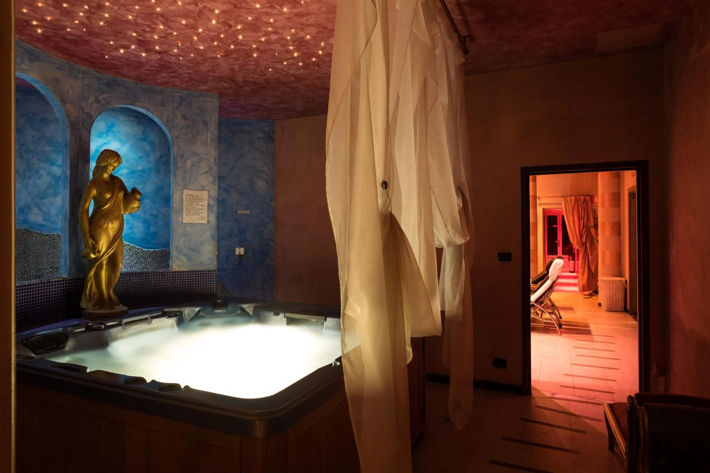 Hot Tub, Bed in Hotel Manzoni Wellness&Spa