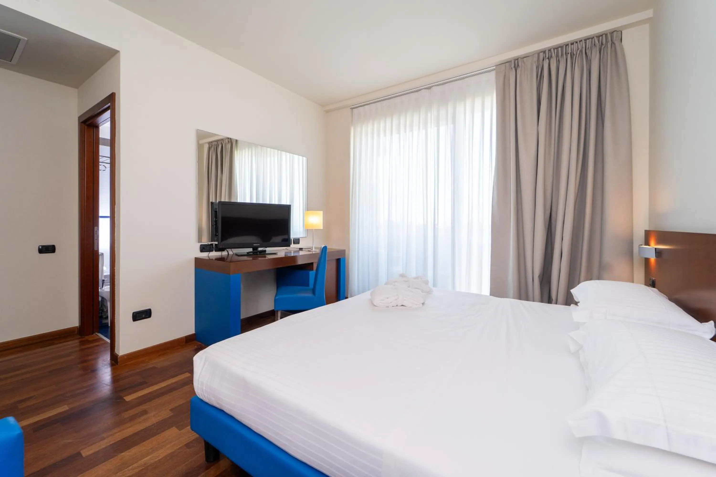 TV and multimedia, Bed in Hotel Balance