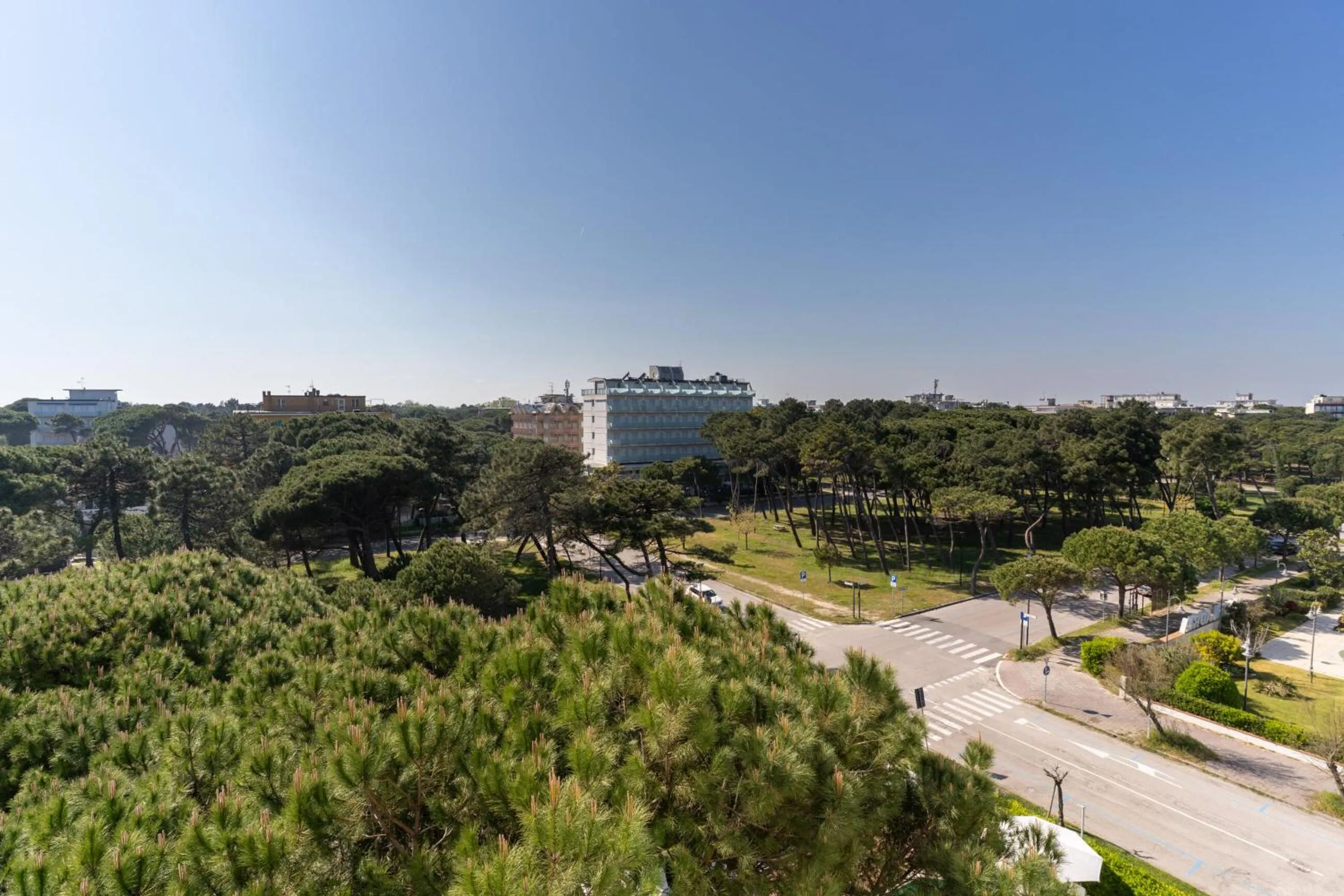 Neighbourhood in Hotel Balance