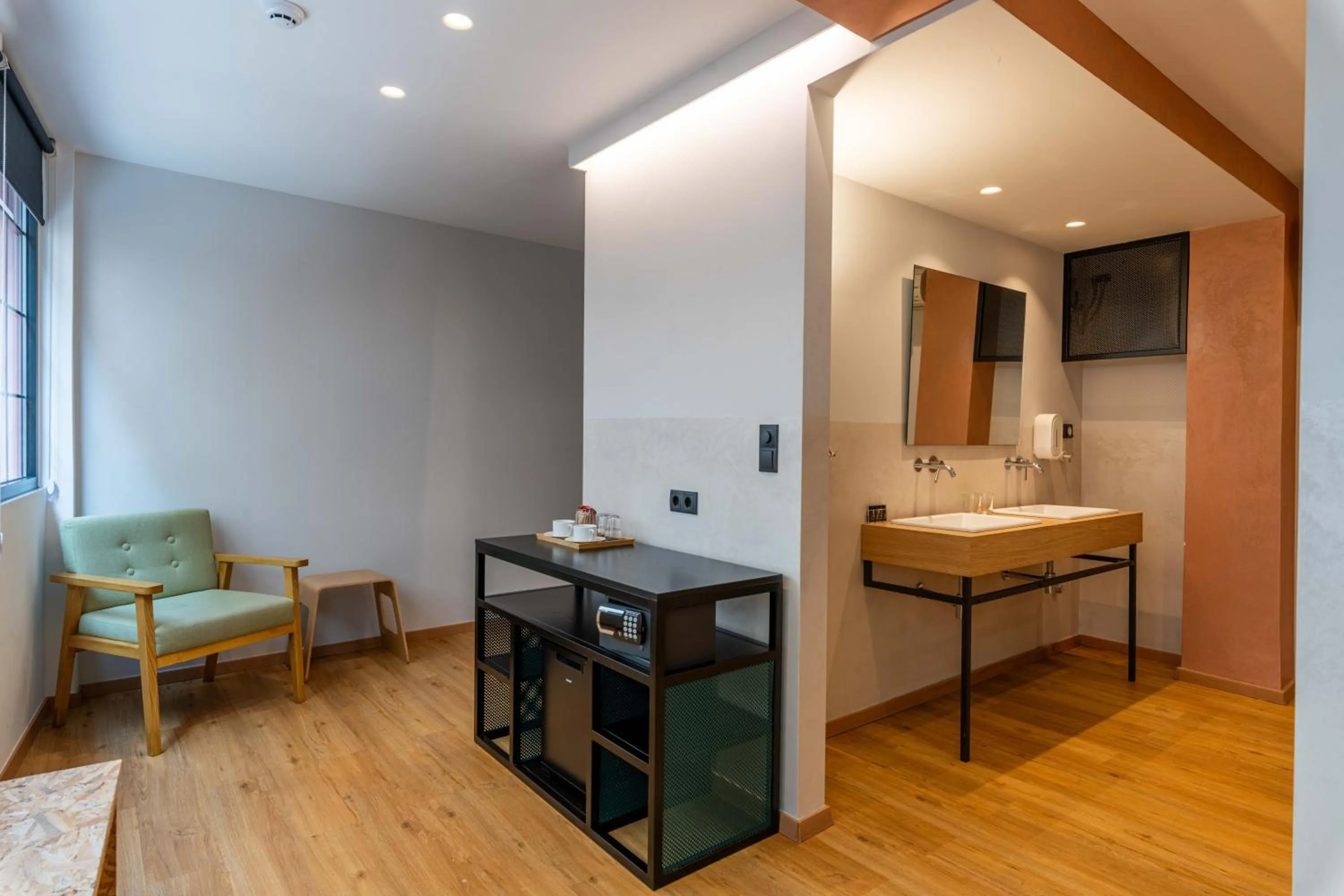 Photo of the whole room in PAREA Athens