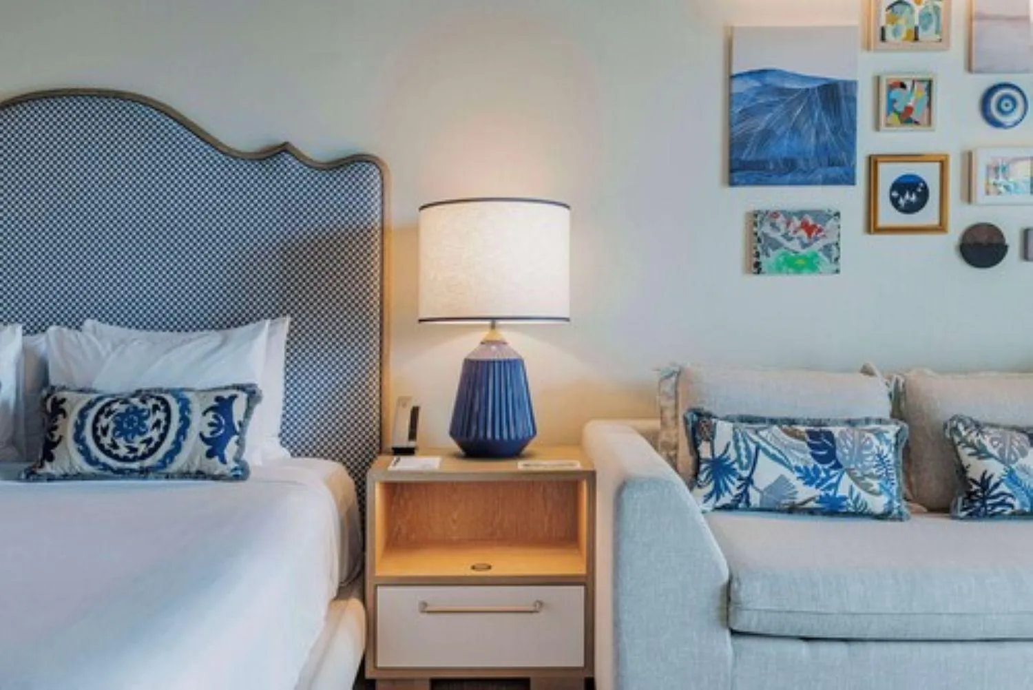 Seating area, Bed in The Seagate Hotel, Golf & Beach Club, Autograph Collection