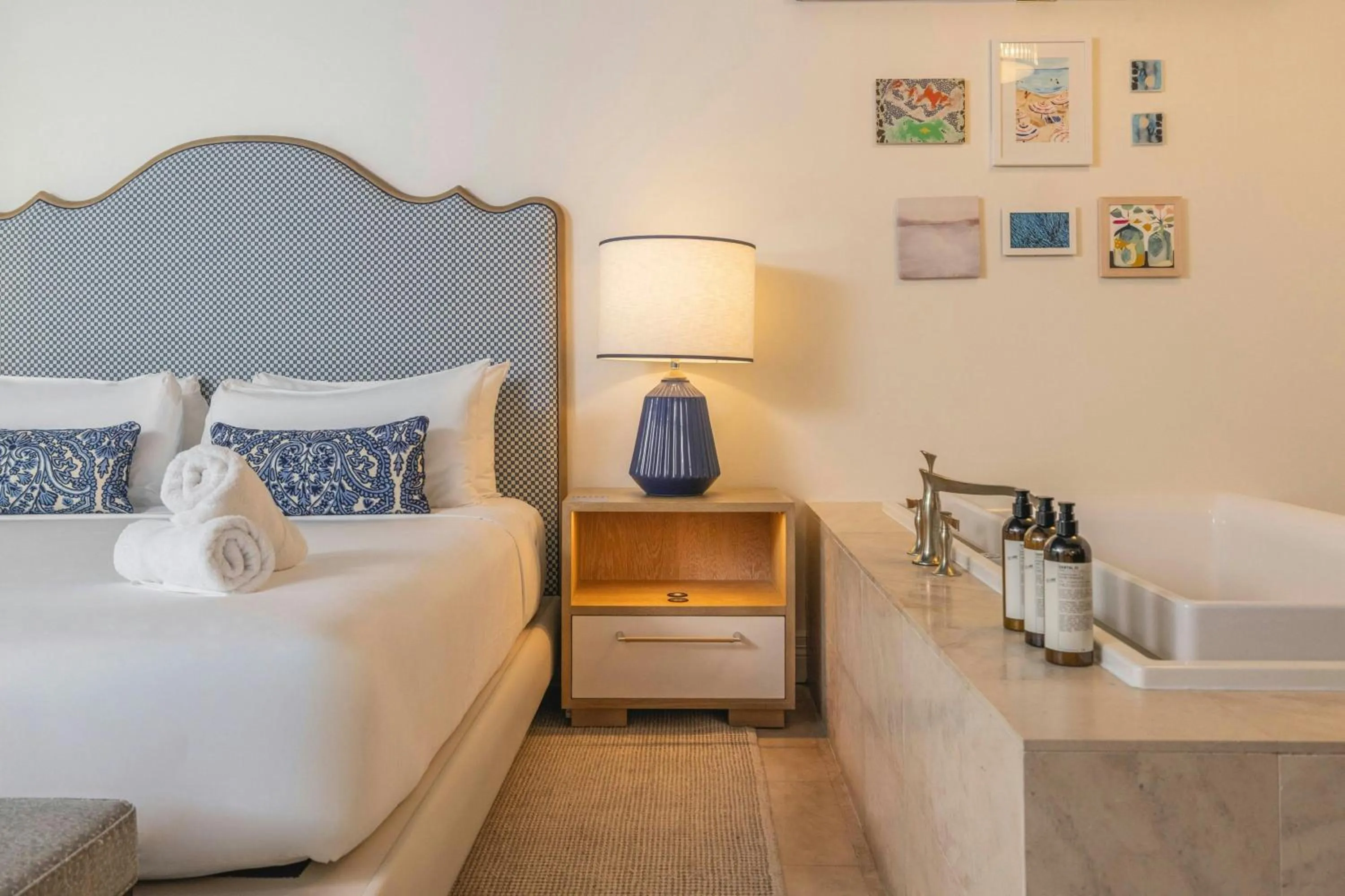 Photo of the whole room, Bed in The Seagate Hotel, Golf & Beach Club, Autograph Collection