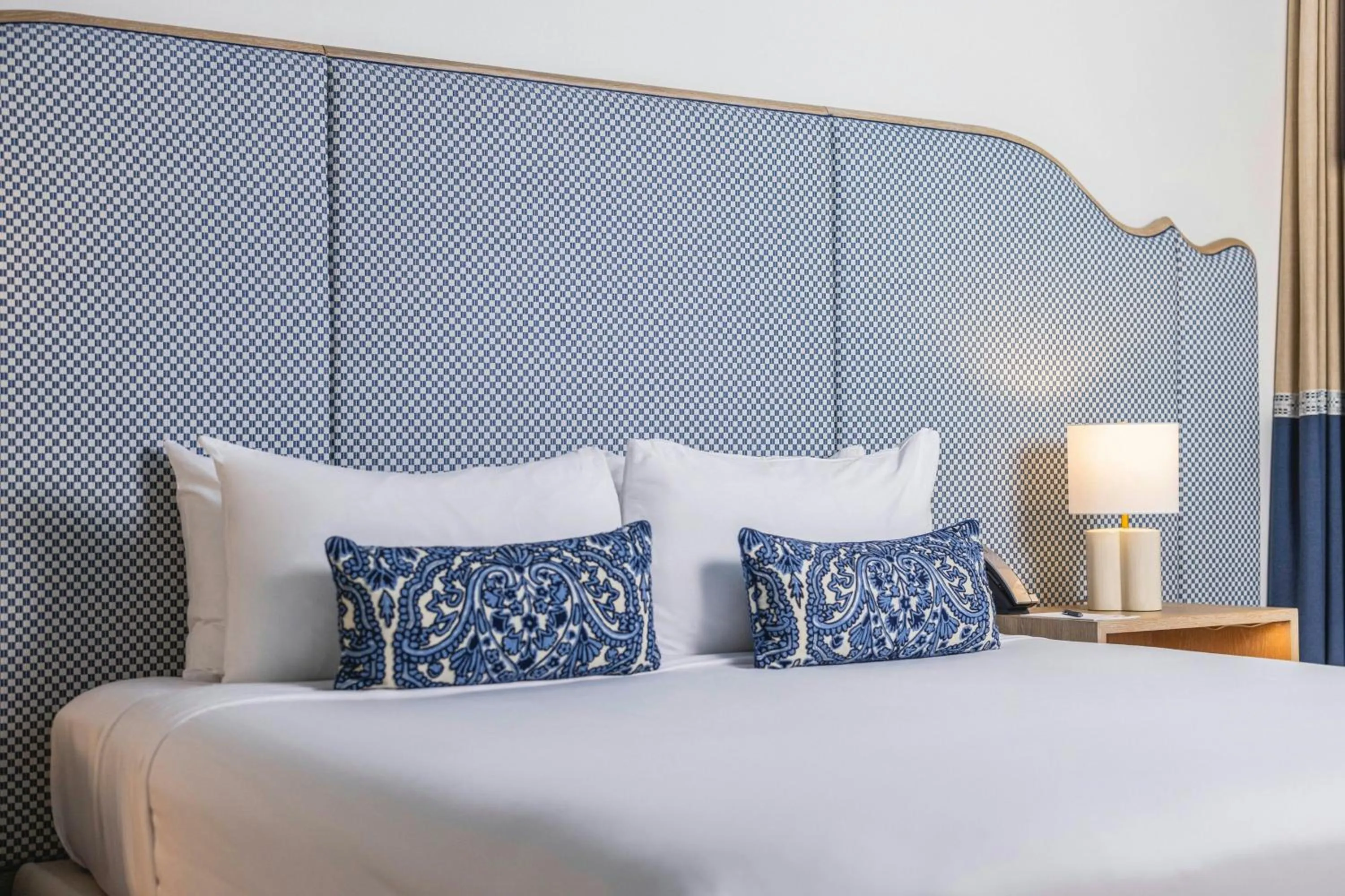 Bedroom, Bed in The Seagate Hotel, Golf & Beach Club, Autograph Collection