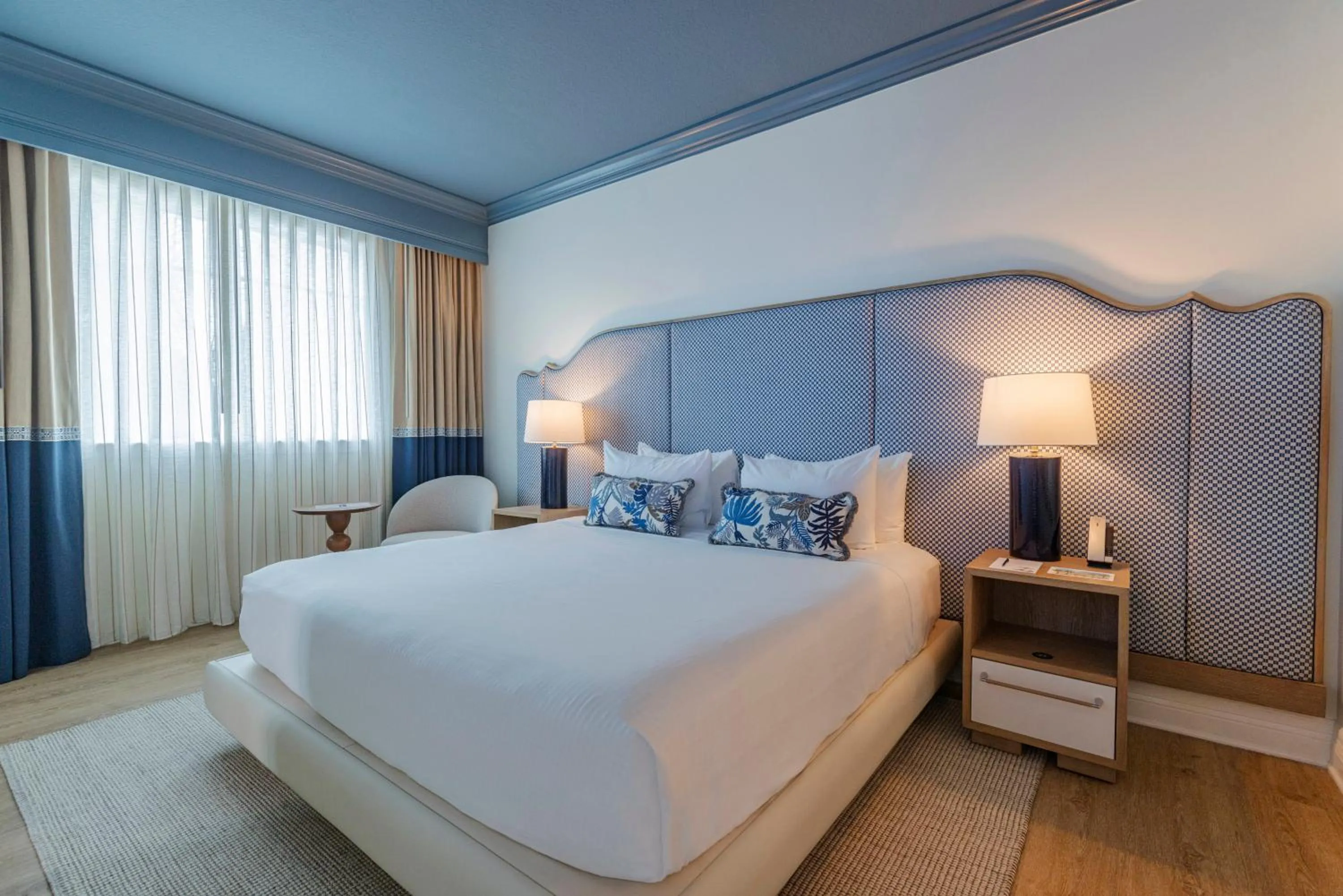 Guests, Bed in The Seagate Hotel, Golf & Beach Club, Autograph Collection