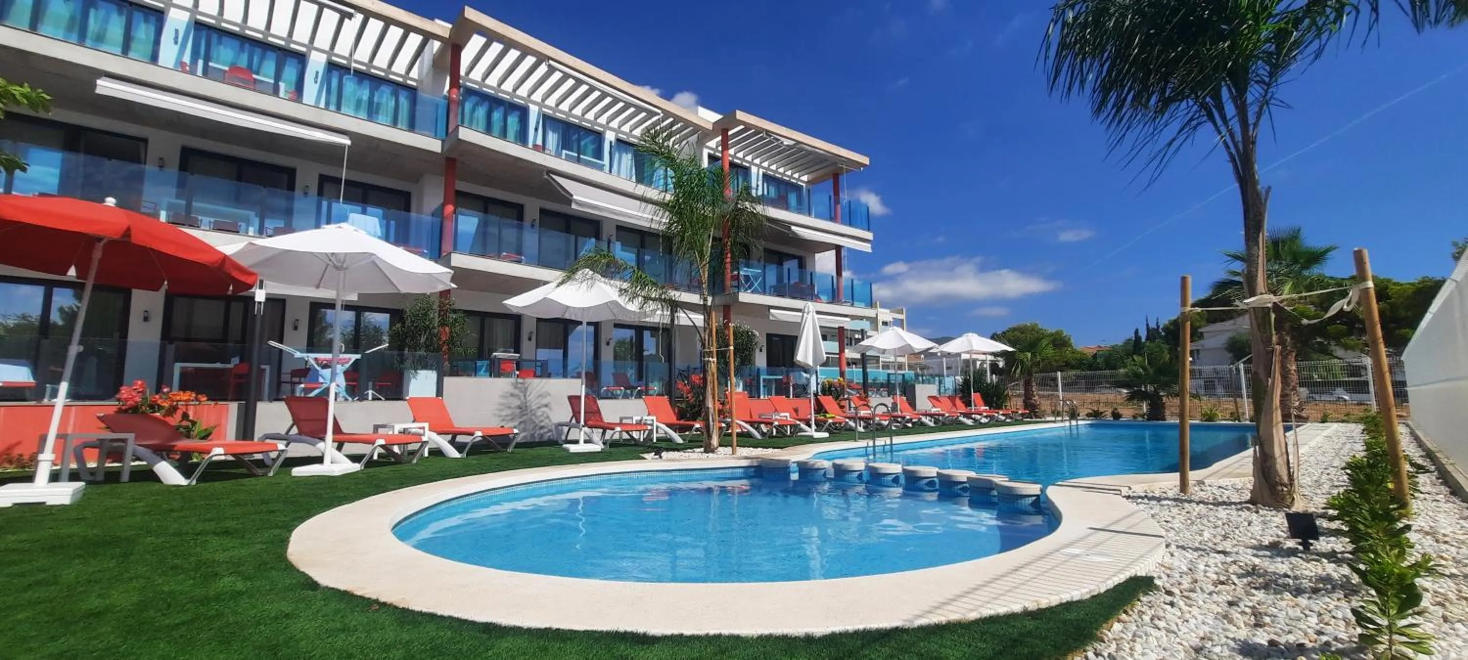 AZAHAR BEACH Red Apartments & Spa