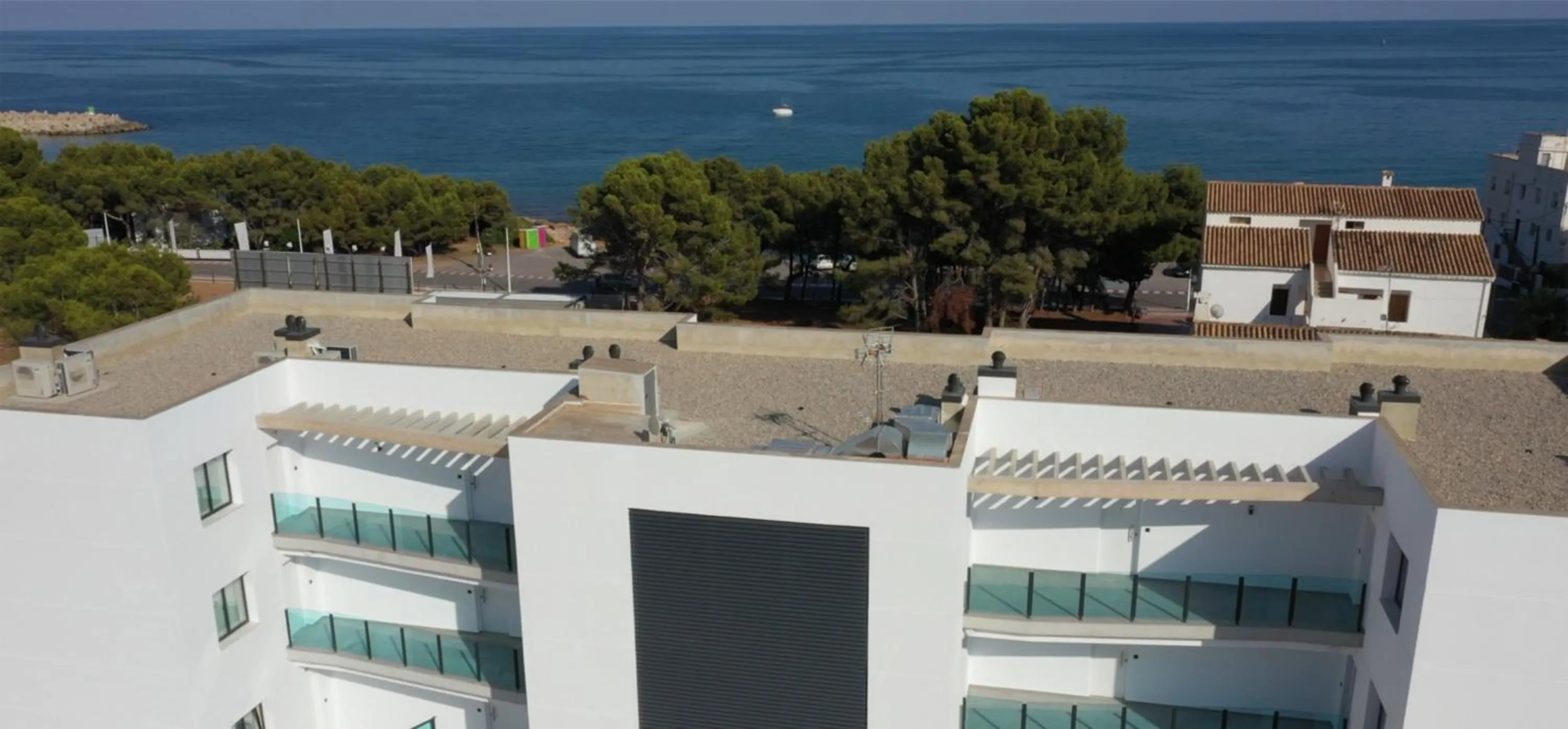 Sea view in AZAHAR BEACH Red Apartments & Spa