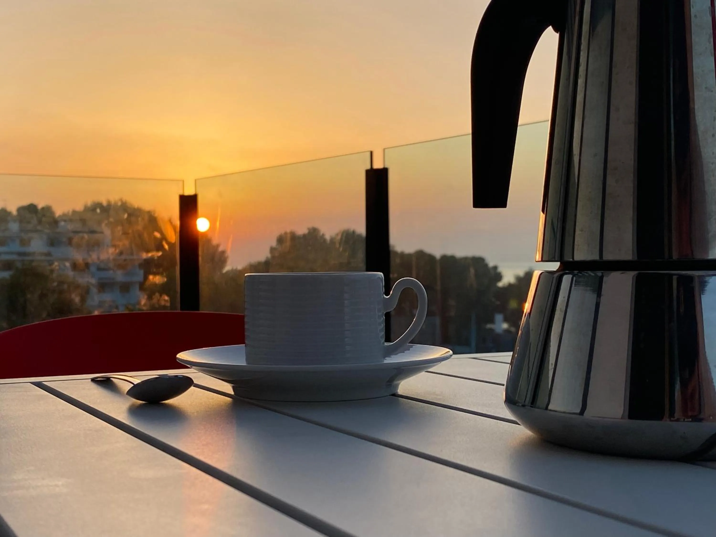 Coffee/tea facilities in AZAHAR BEACH Red Apartments & Spa