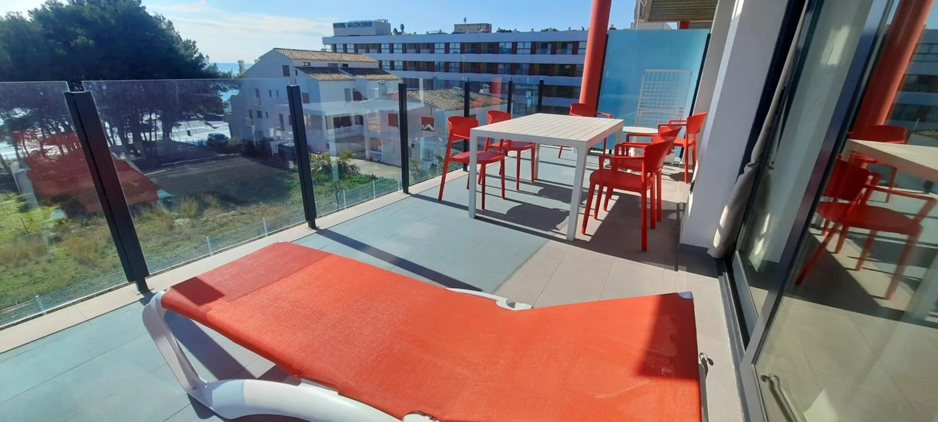 AZAHAR BEACH Red Apartments & Spa