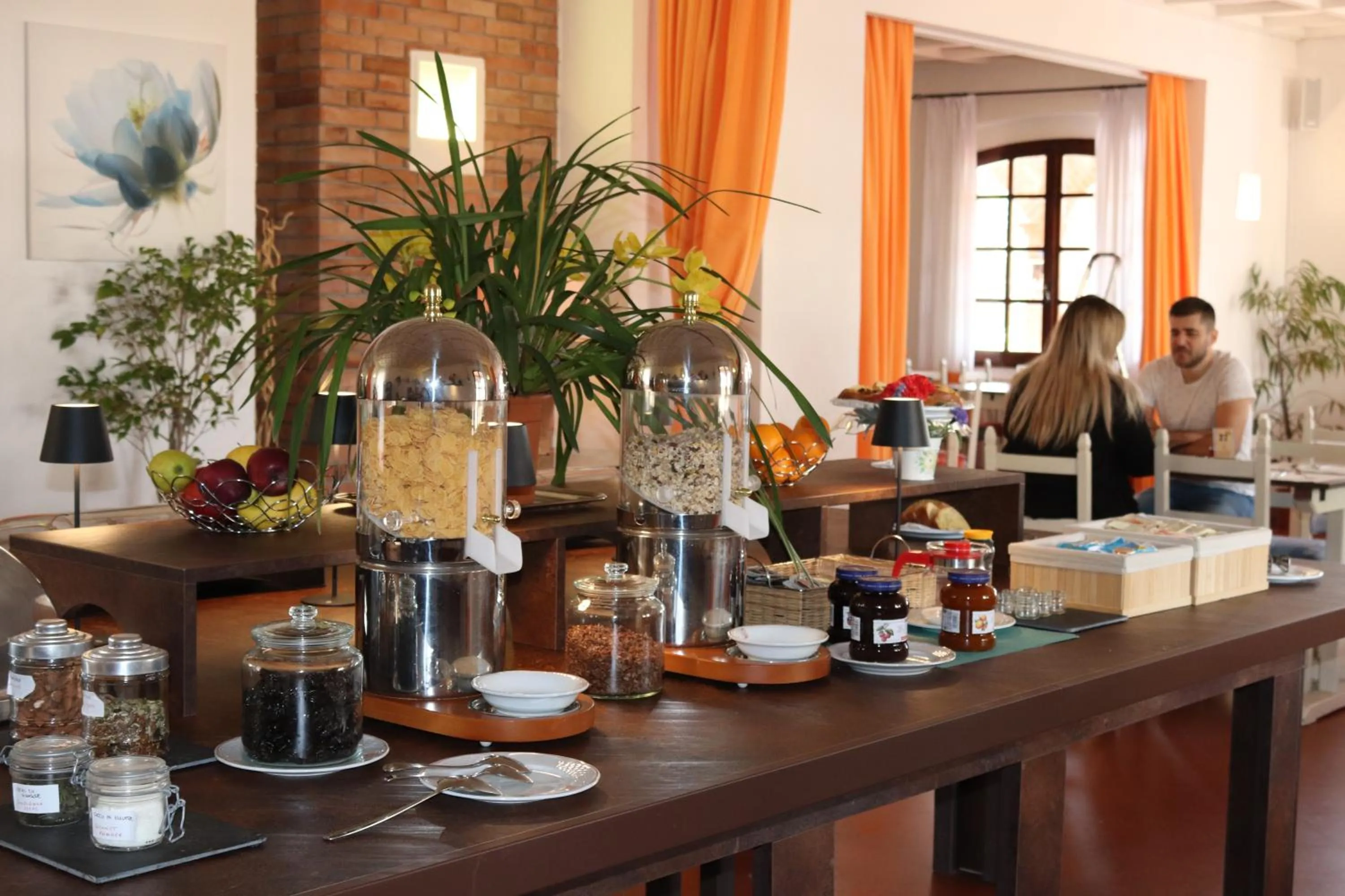 People in Hotel Le Renaie