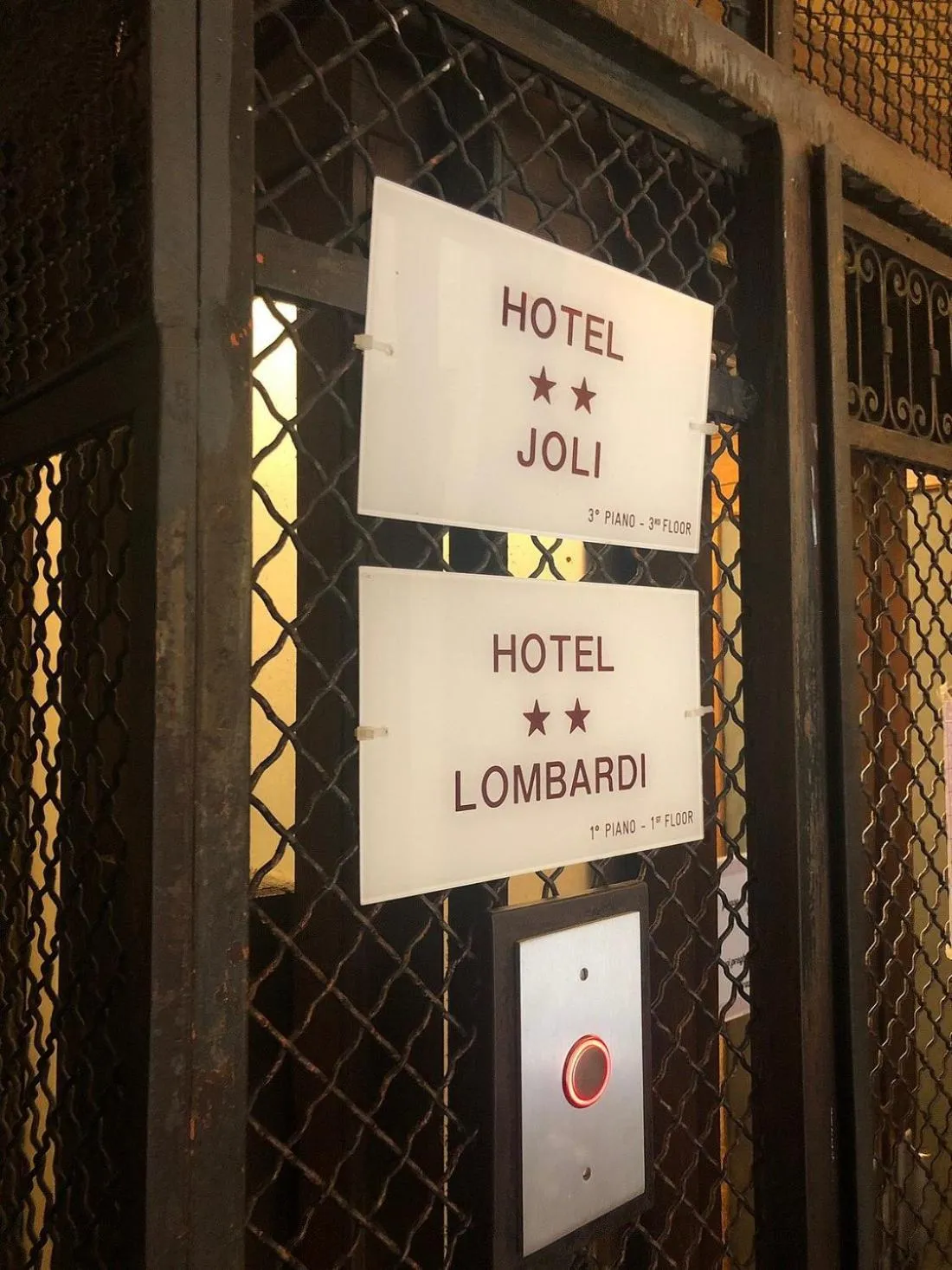 Property logo or sign in Hotel Jolì