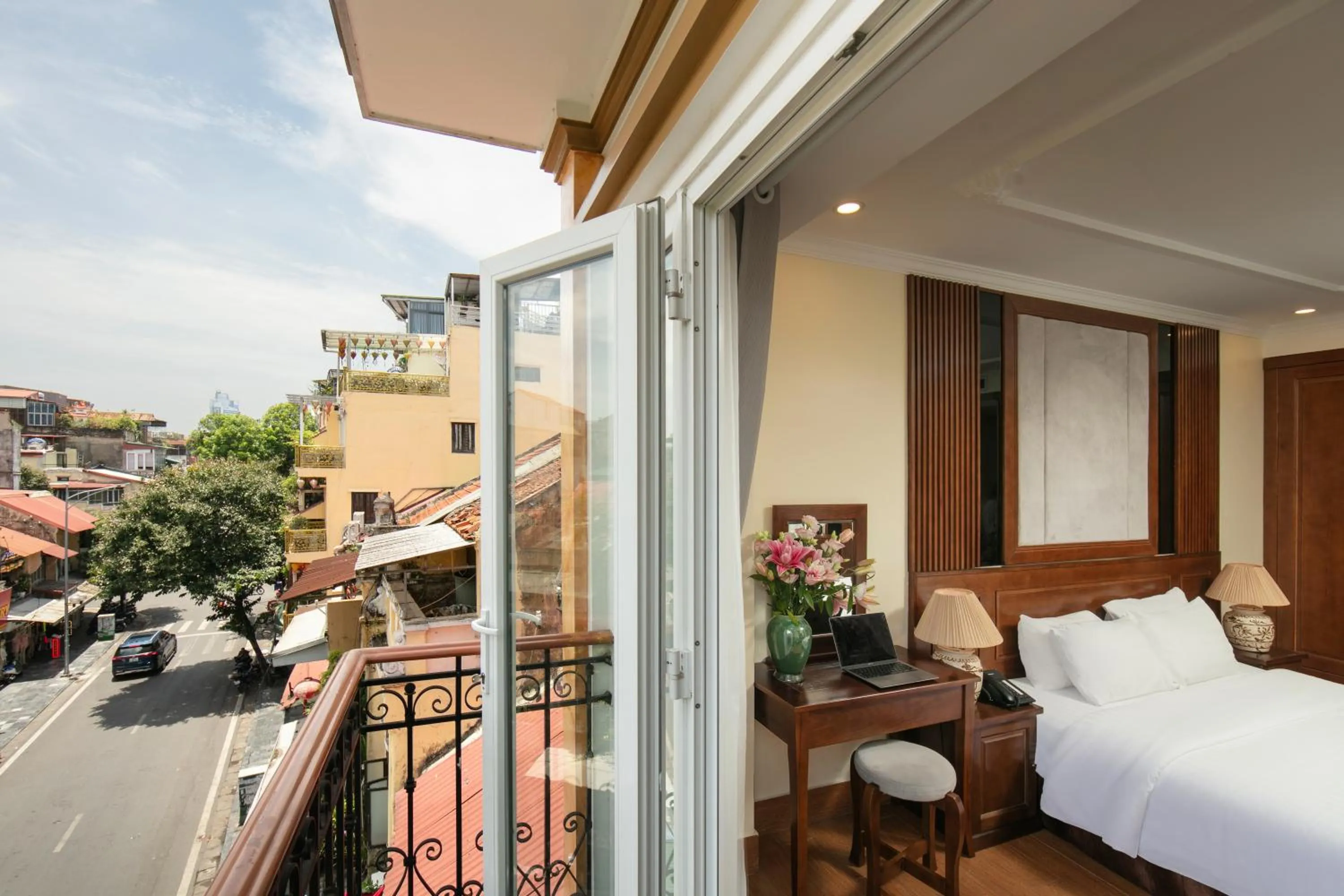 Bed in The West Hotel & Spa