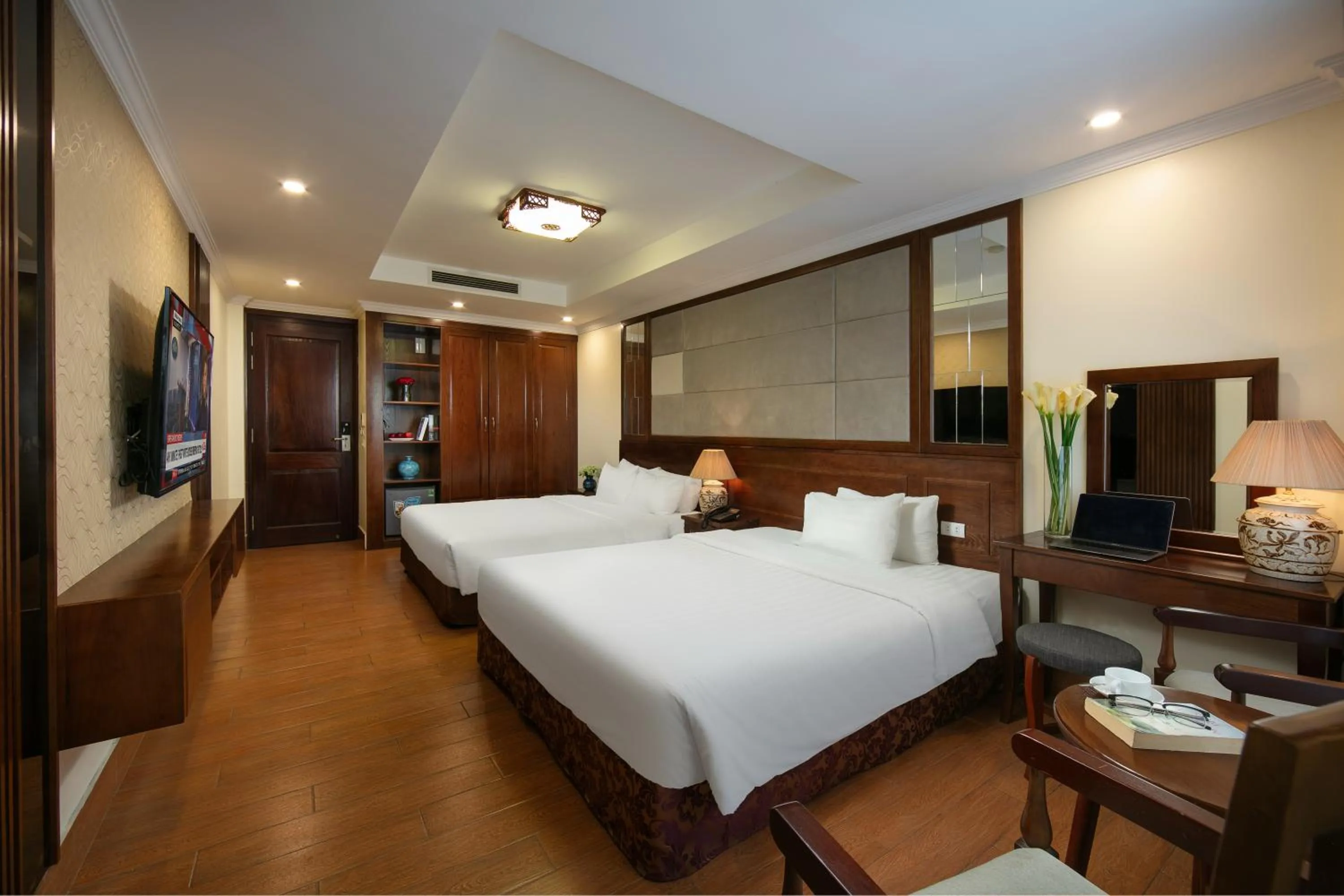 TV and multimedia, Bed in The West Hotel & Spa