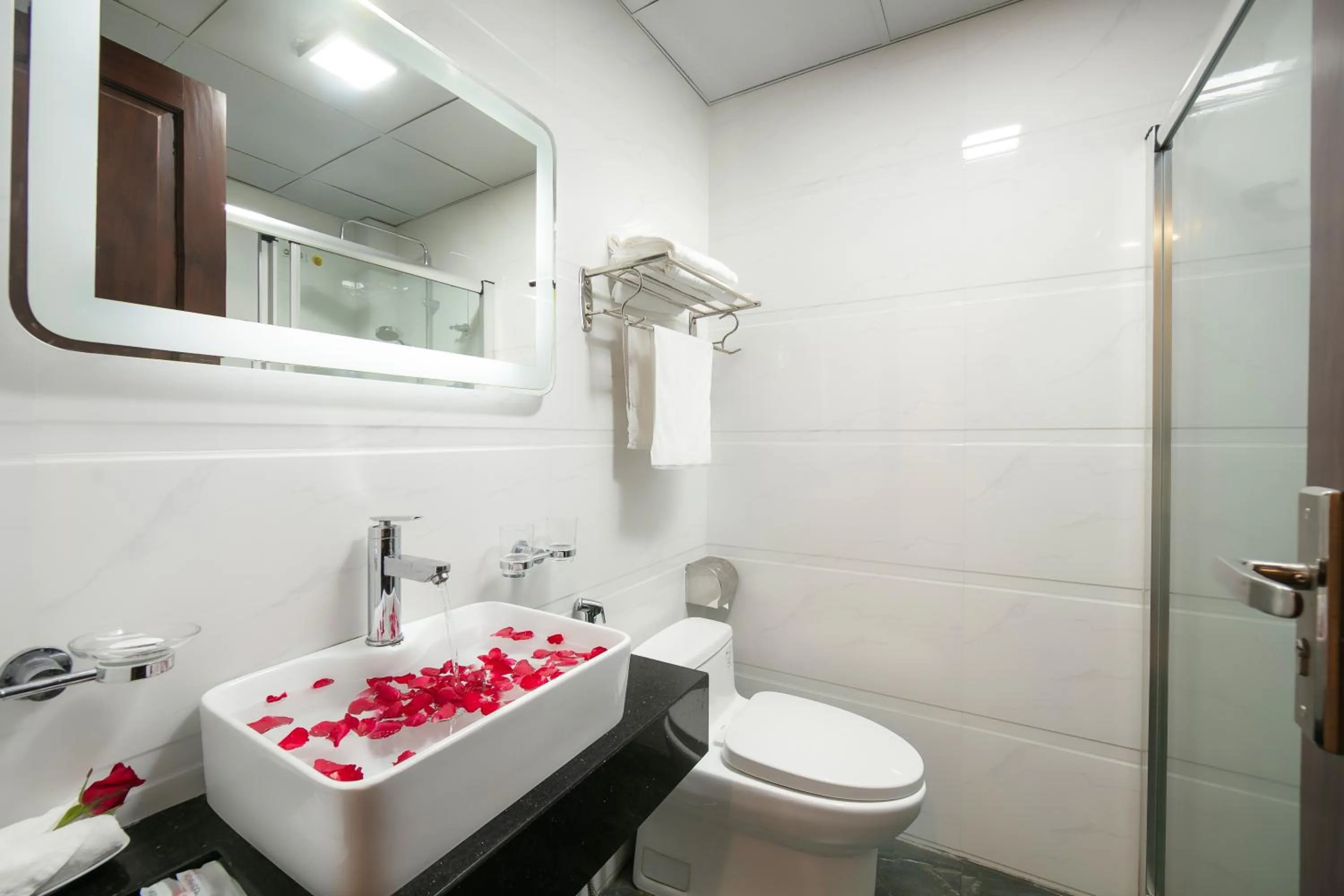 Shower in The West Hotel & Spa