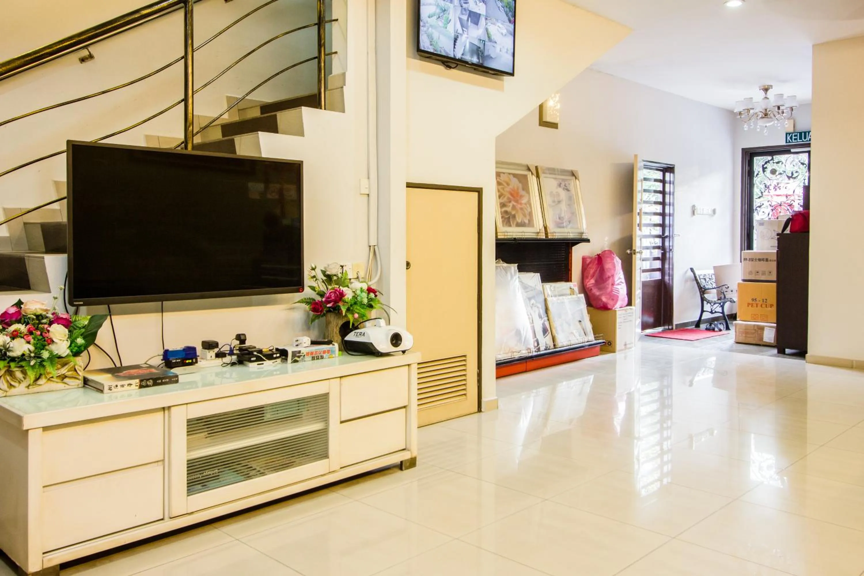 TV and multimedia in Value Inn Homestay