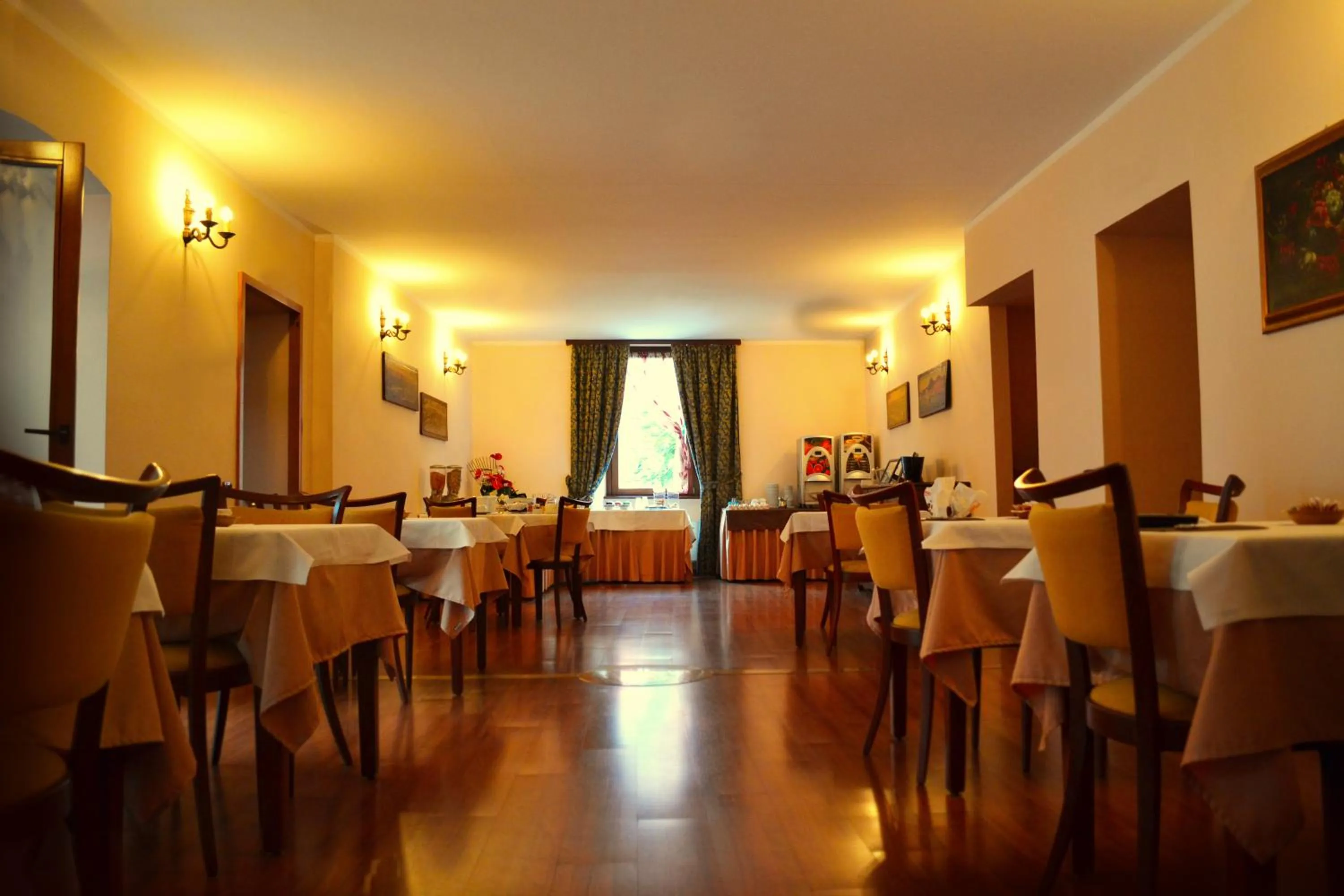 Restaurant/places to eat in Hotel Sebino