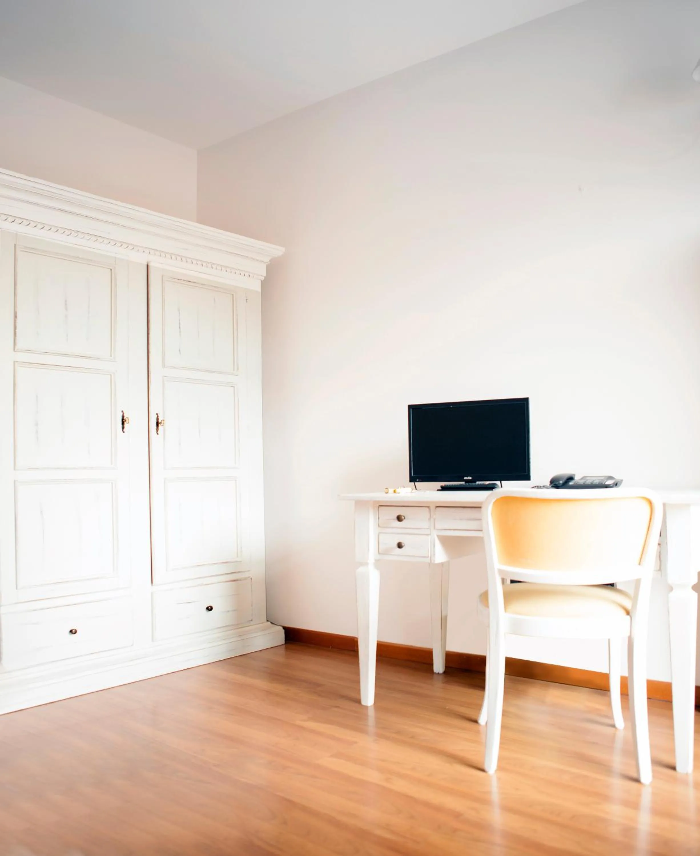 Bedroom in Hotel Sebino