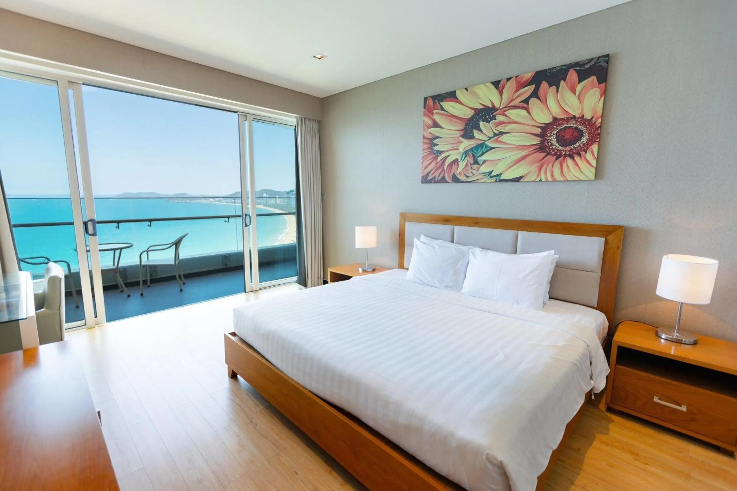 Balcony/Terrace, Bed in The Sea Luxury Nha Trang Apartment