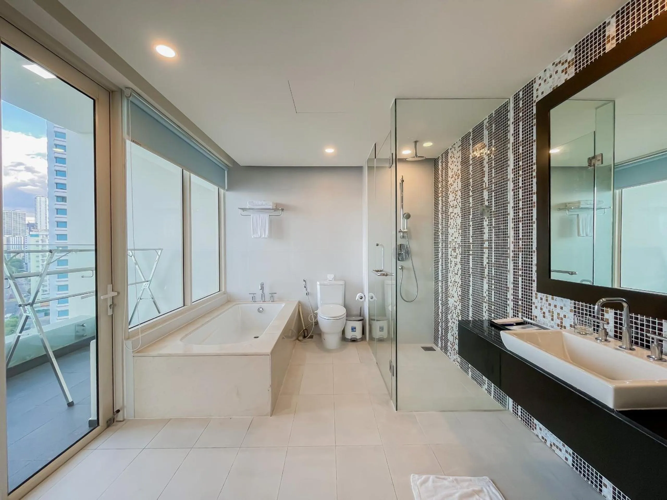 Shower in The Sea Luxury Nha Trang Apartment
