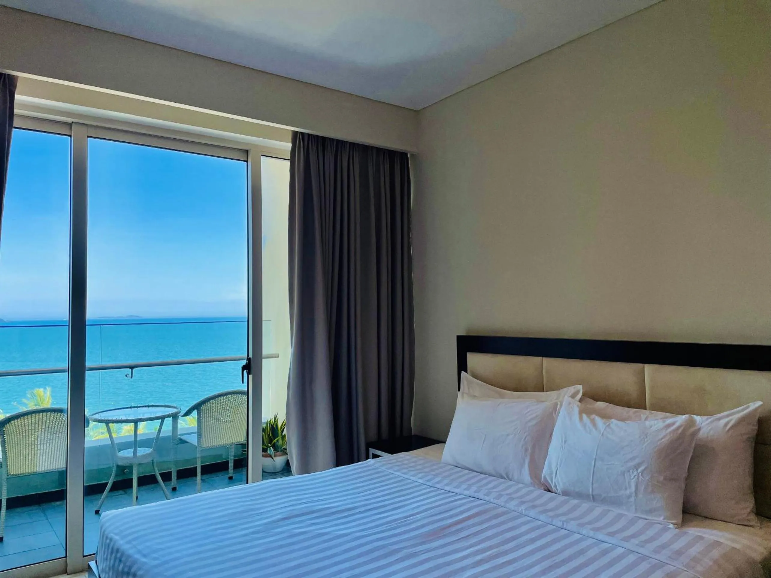Bed in The Sea Luxury Nha Trang Apartment