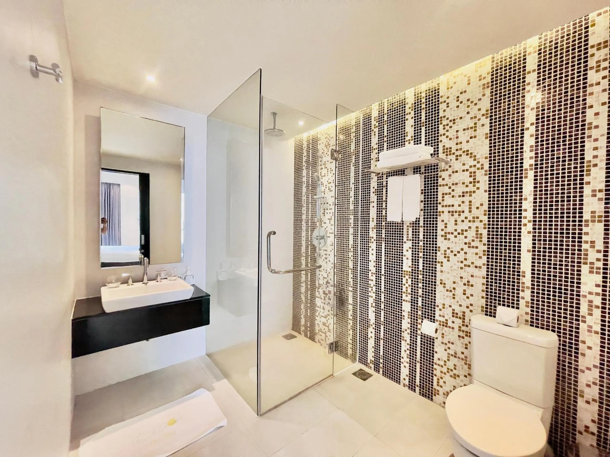 Shower in The Sea Luxury Nha Trang Apartment