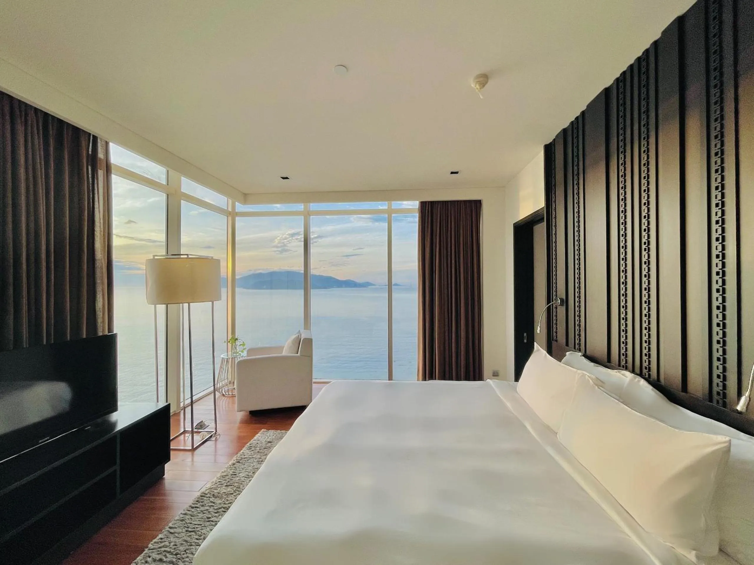 View (from property/room), Bed in The Sea Luxury Nha Trang Apartment