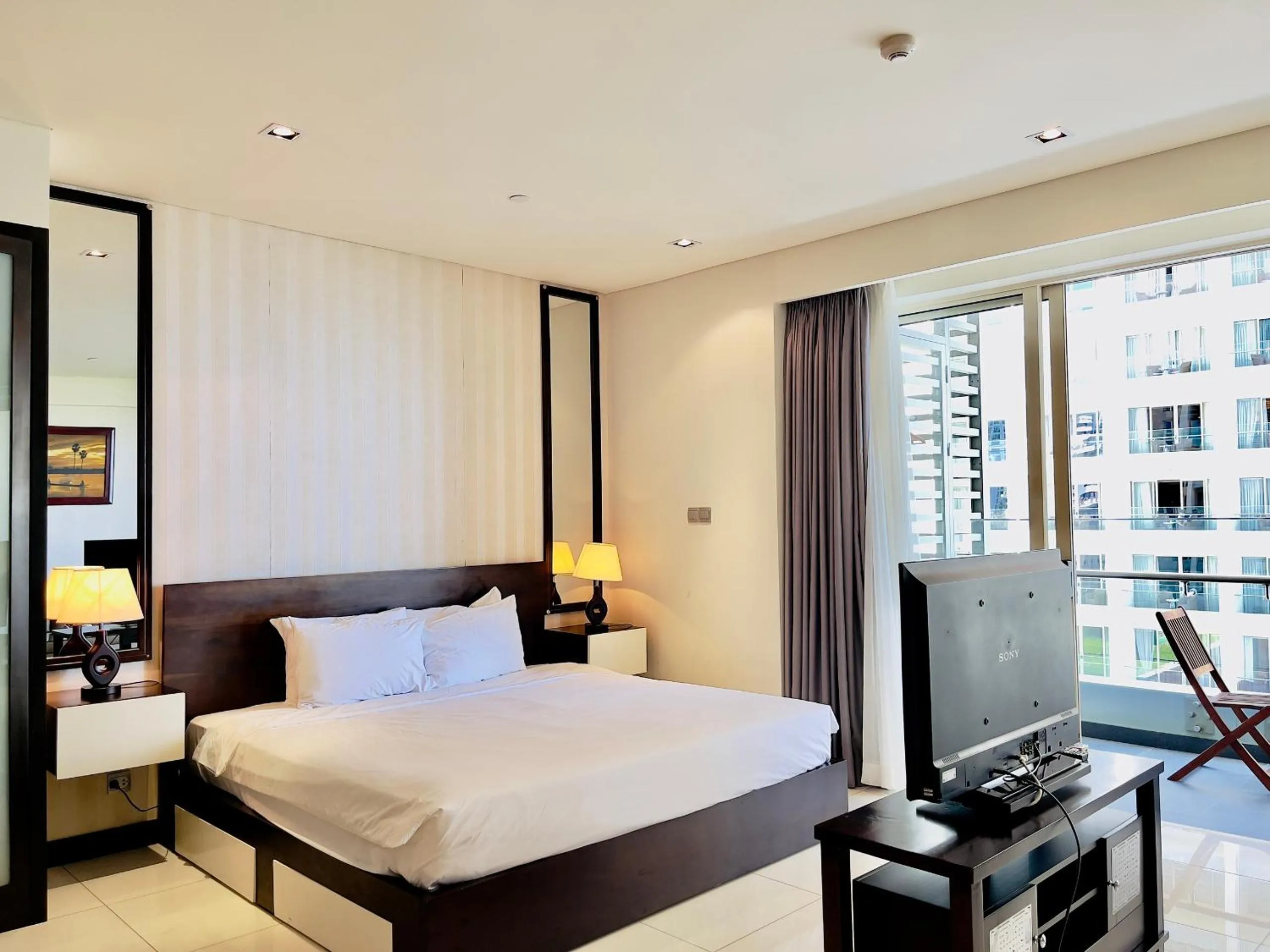 Bed in The Sea Luxury Nha Trang Apartment