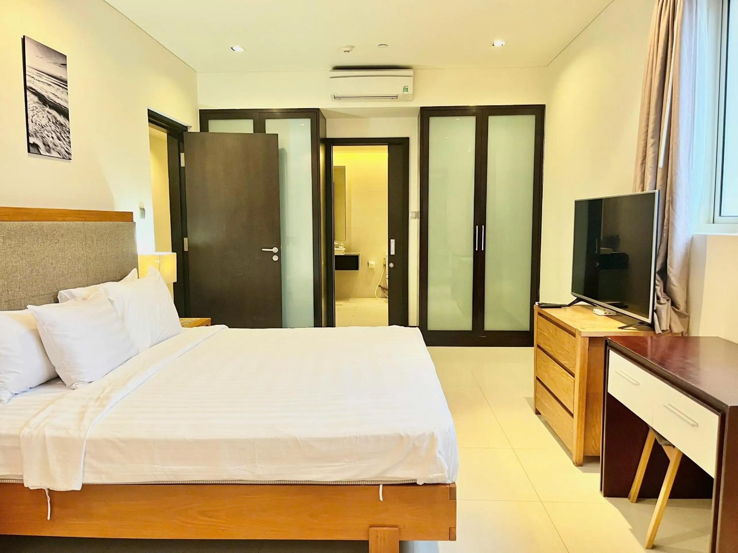 Bedroom, Bed in The Sea Luxury Nha Trang Apartment