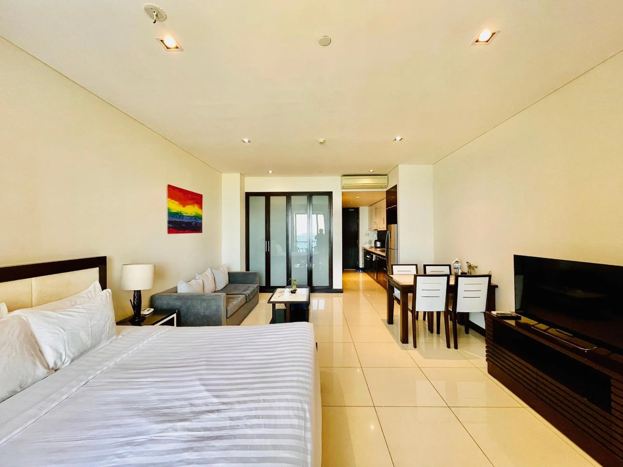Communal lounge/ TV room, Bed in The Sea Luxury Nha Trang Apartment
