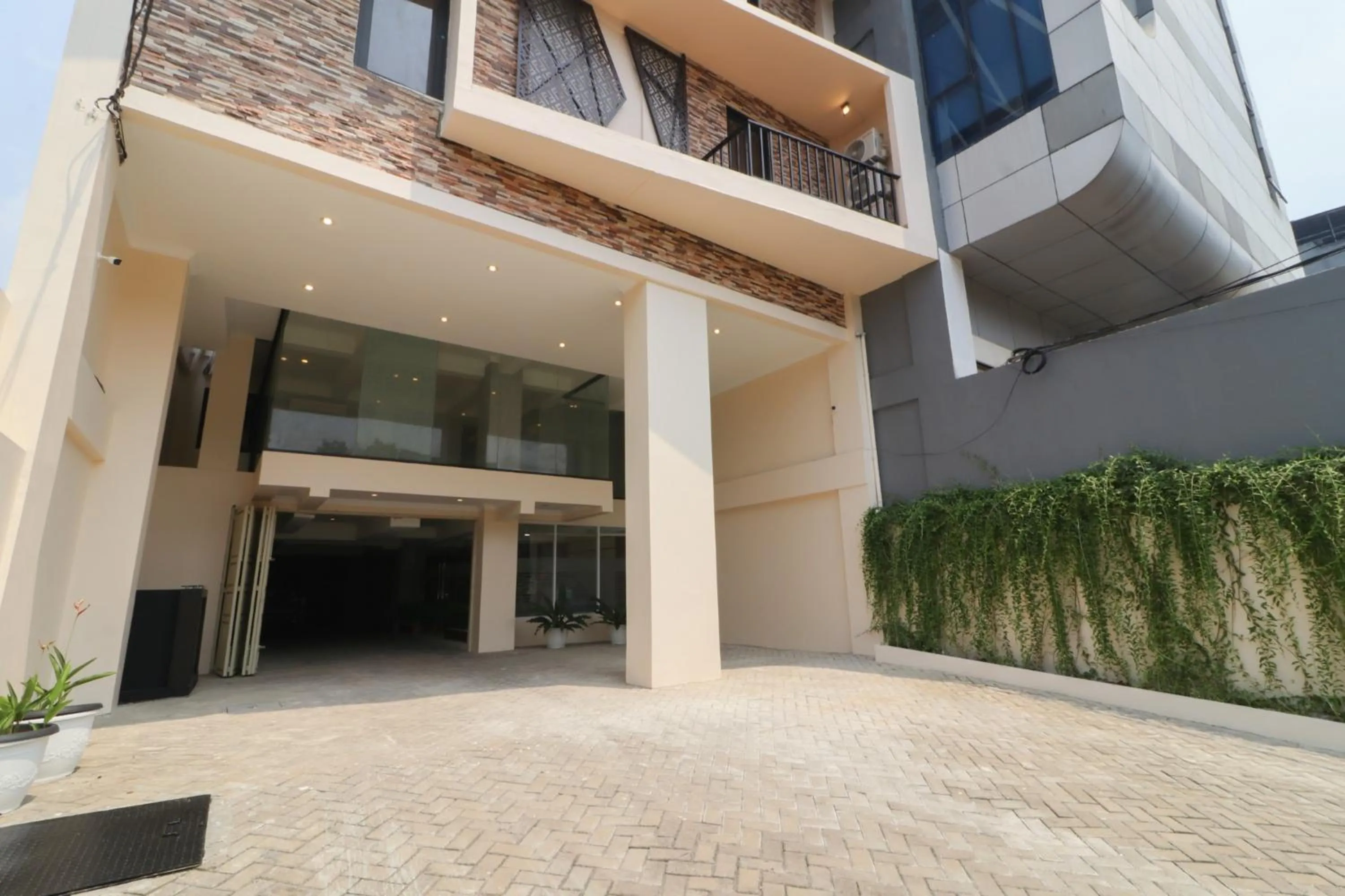 Property building in Flamenco Urban Living