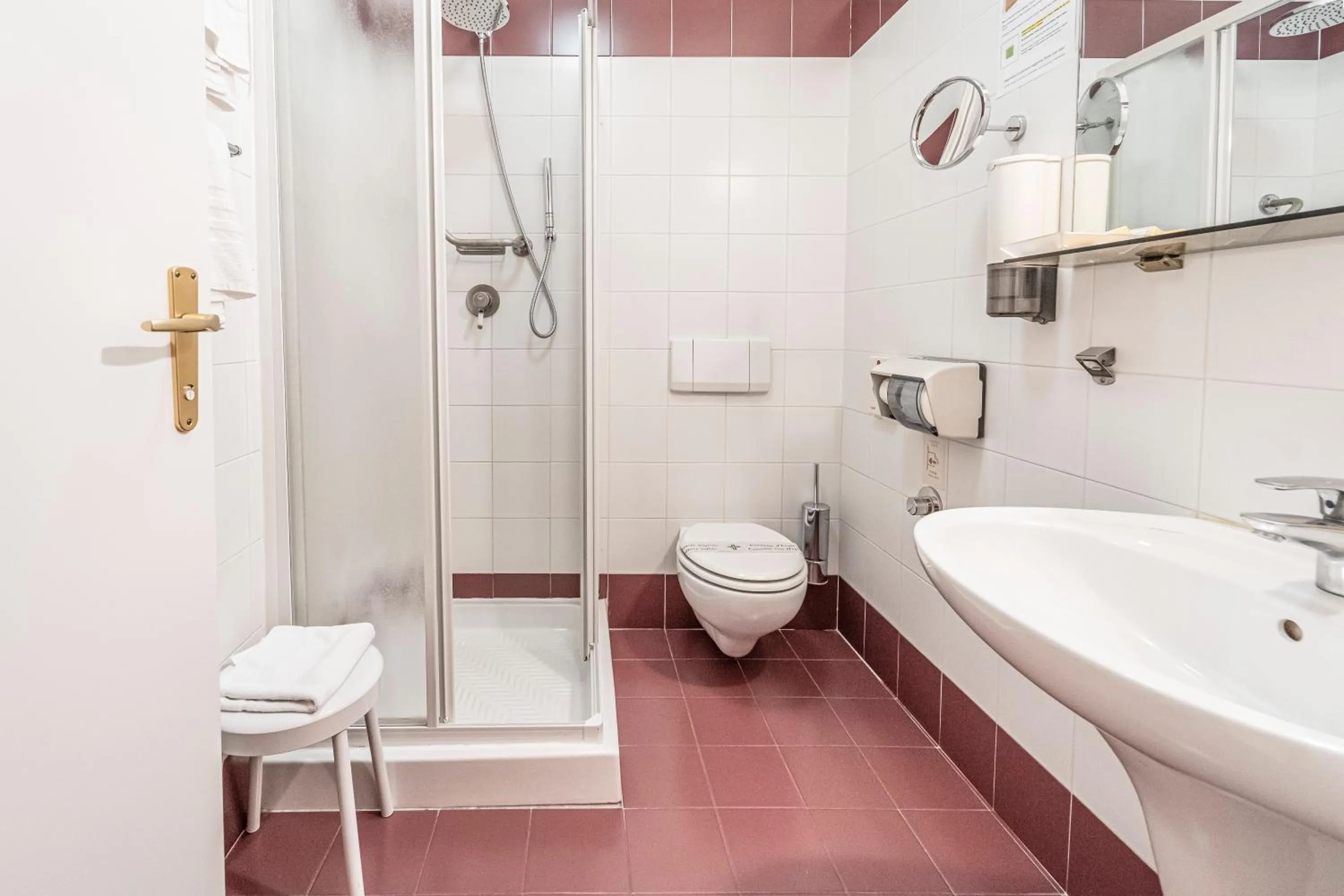 Shower in Hotel Italia