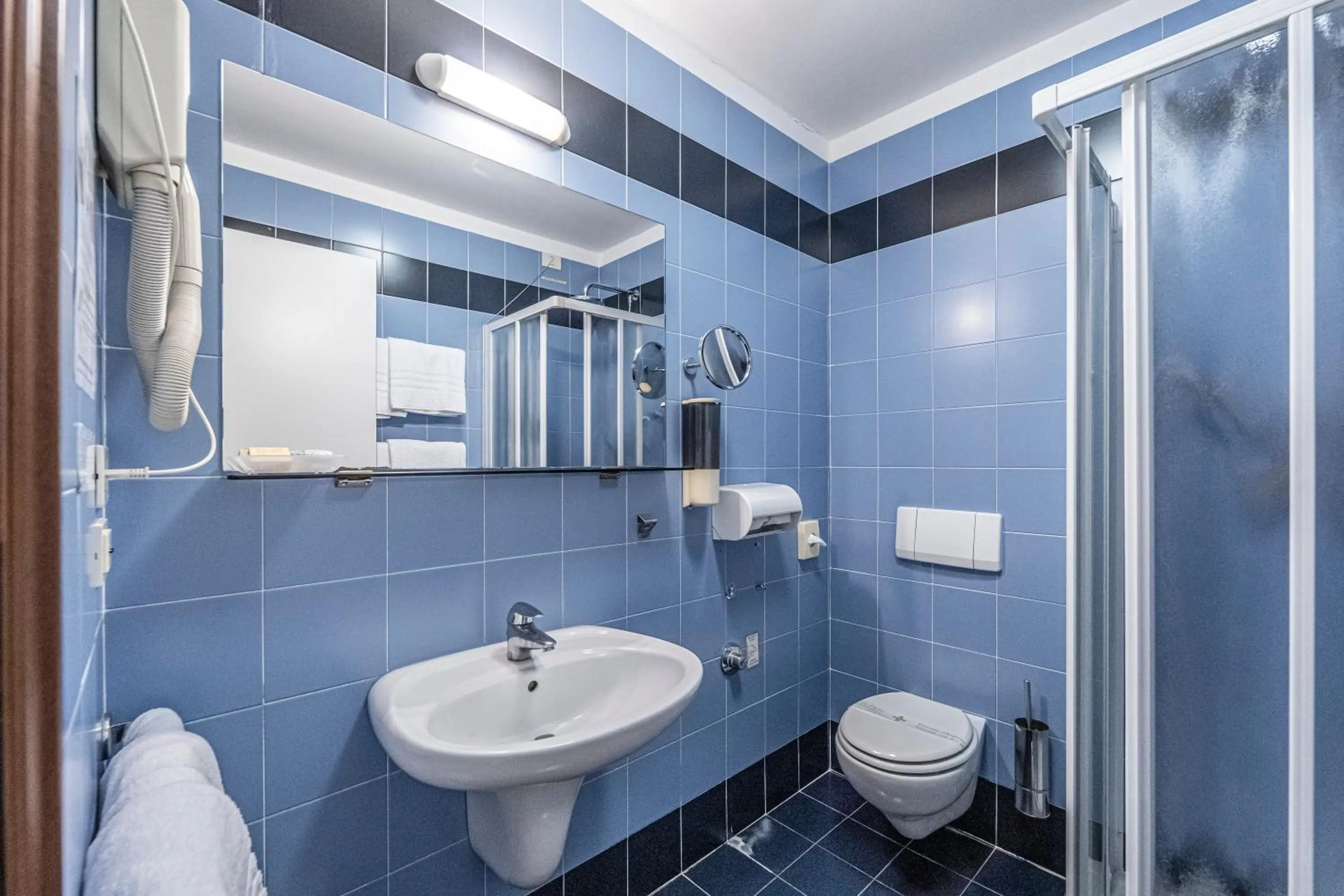 Shower in Hotel Italia