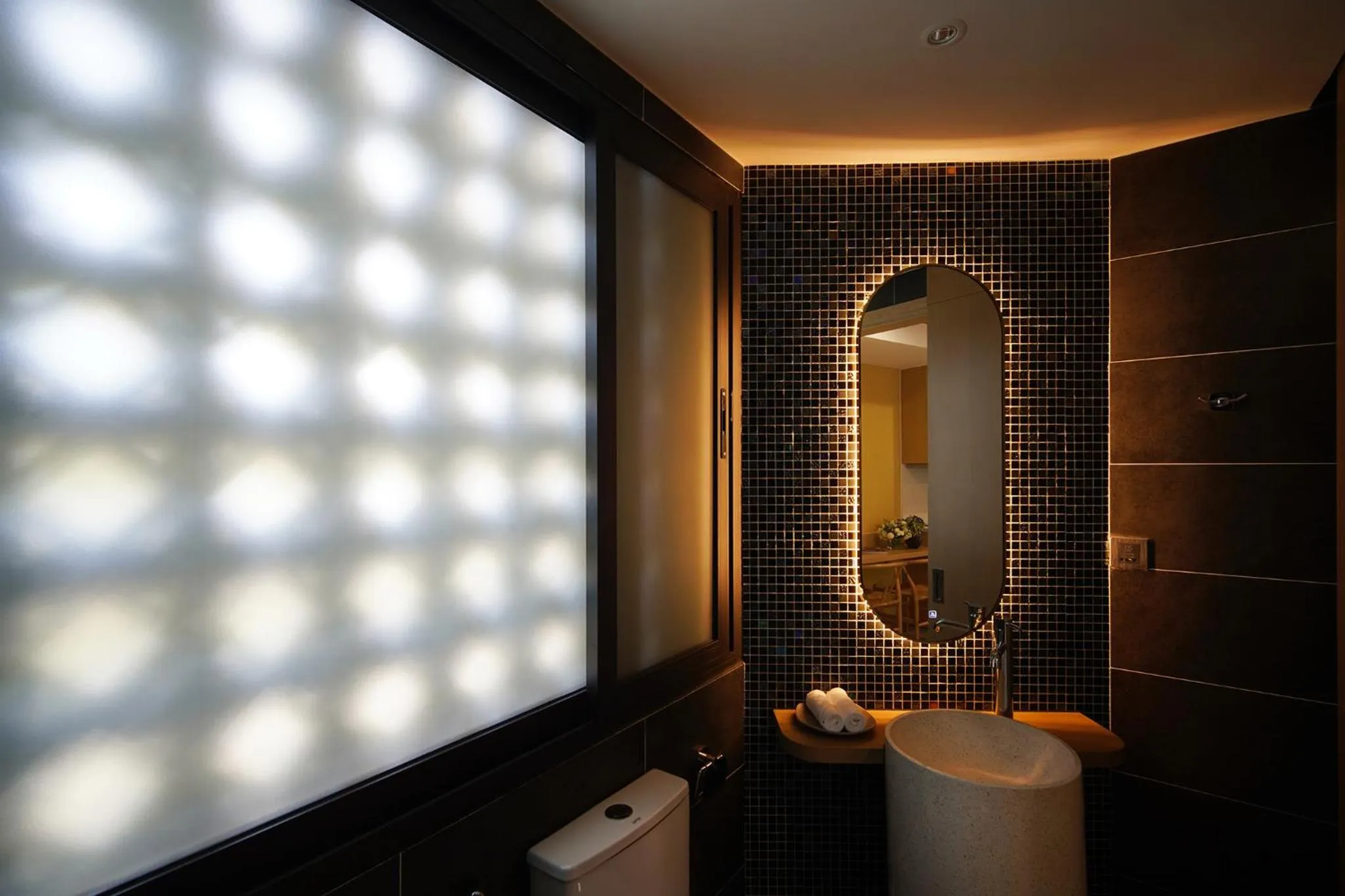 Bathroom in SHI HOUSE by Haviland