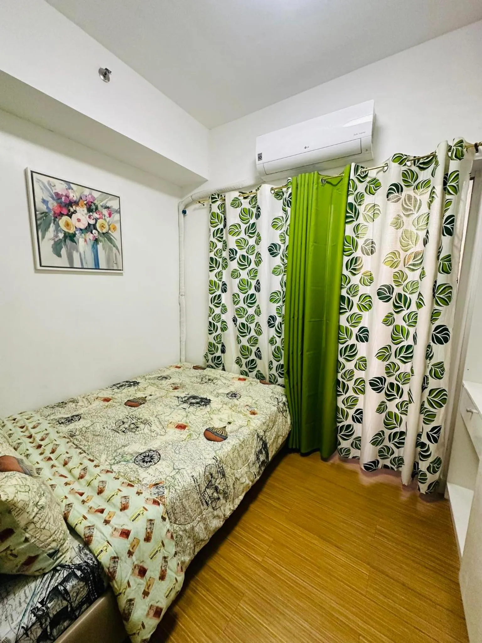Bed in 1bedroom With Balcony Taguig Near Bgc mc kinley