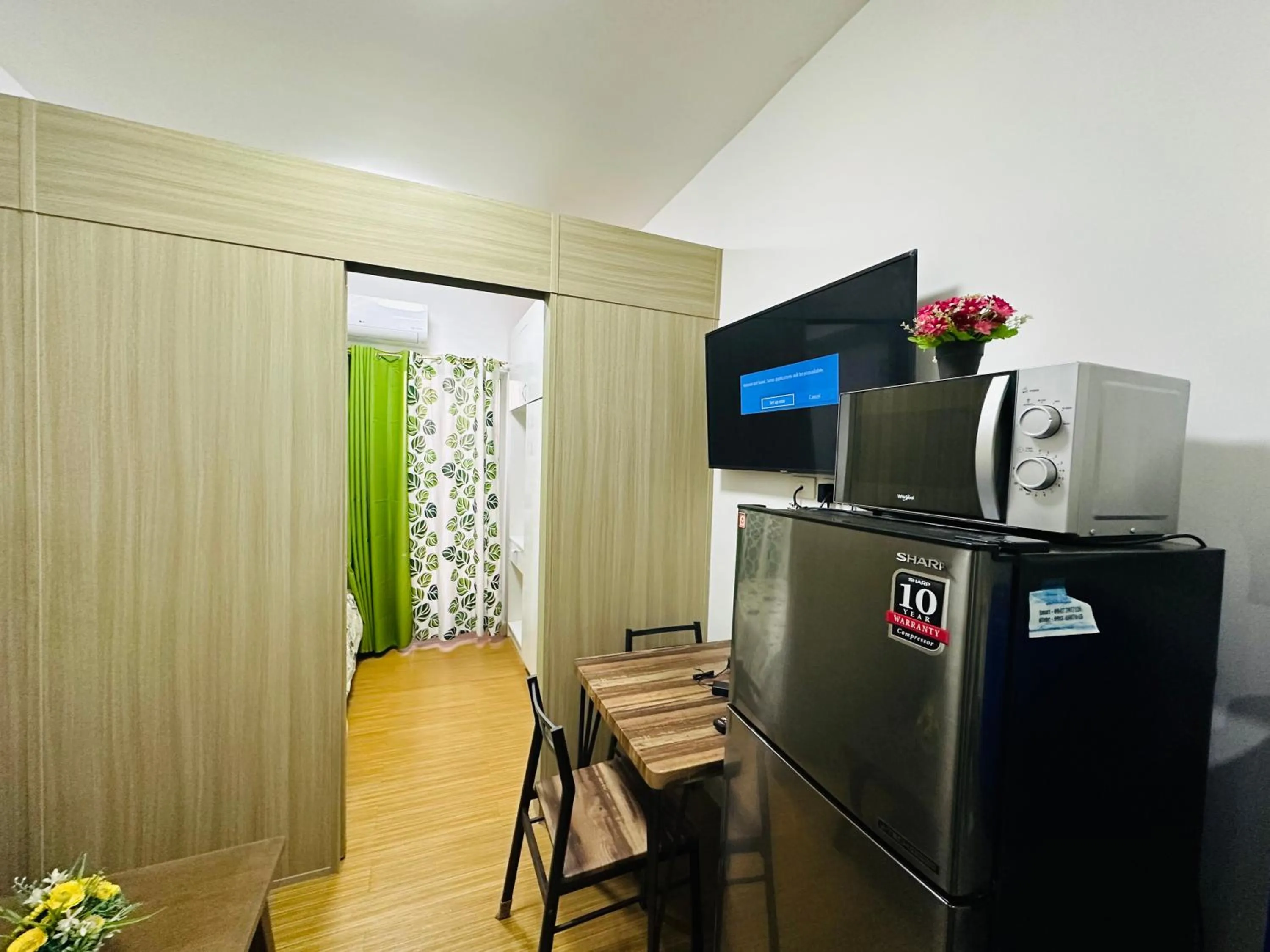 1bedroom With Balcony Taguig Near Bgc mc kinley